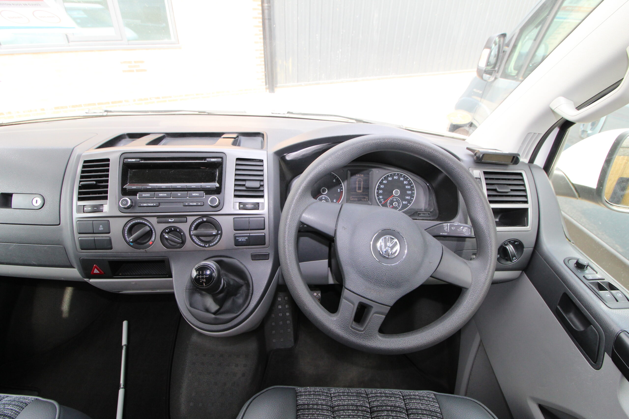 2015-vw-leisuredrive-vivanti-66776-14.jpg