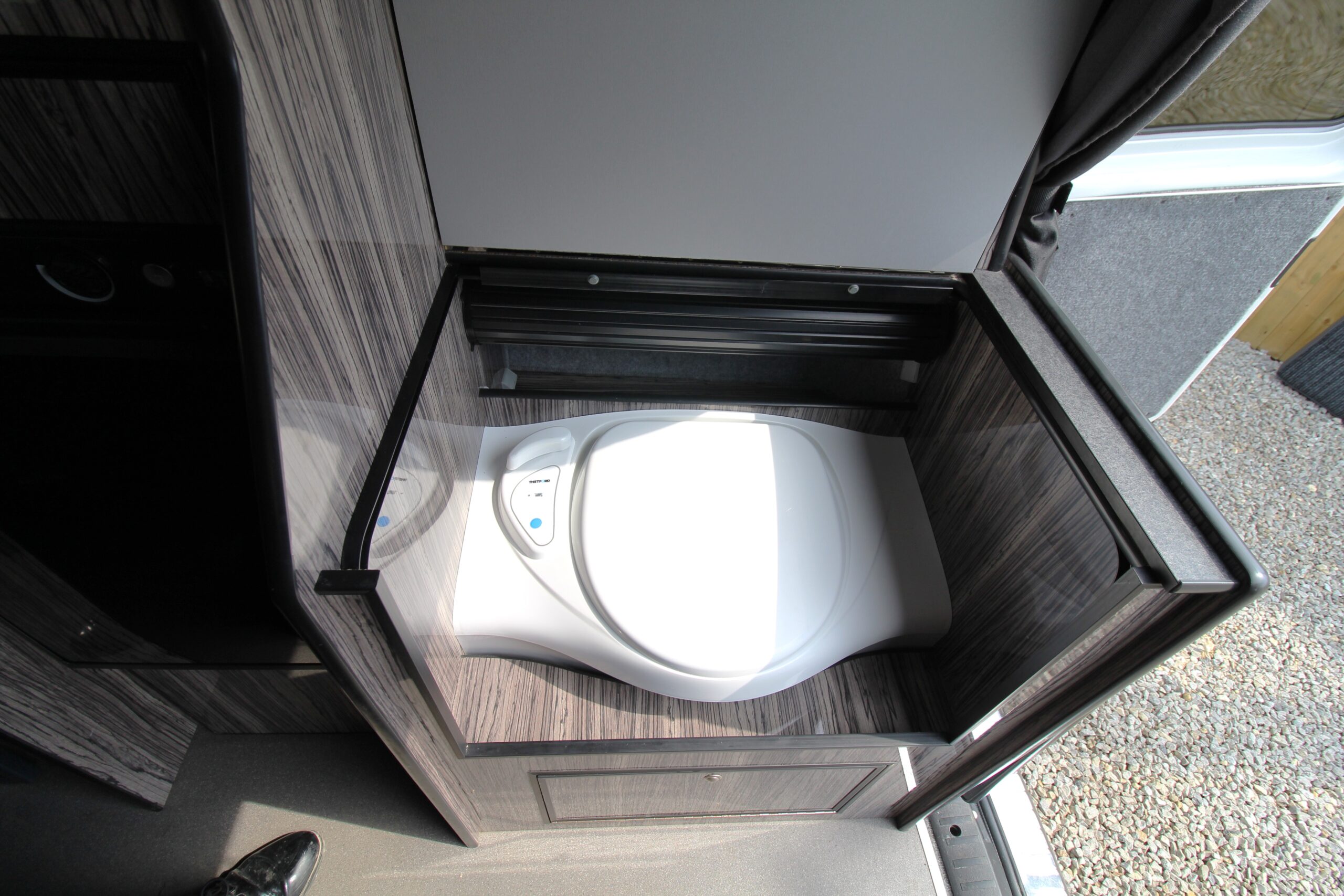 2015-vw-leisuredrive-vivanti-66776-19.jpg