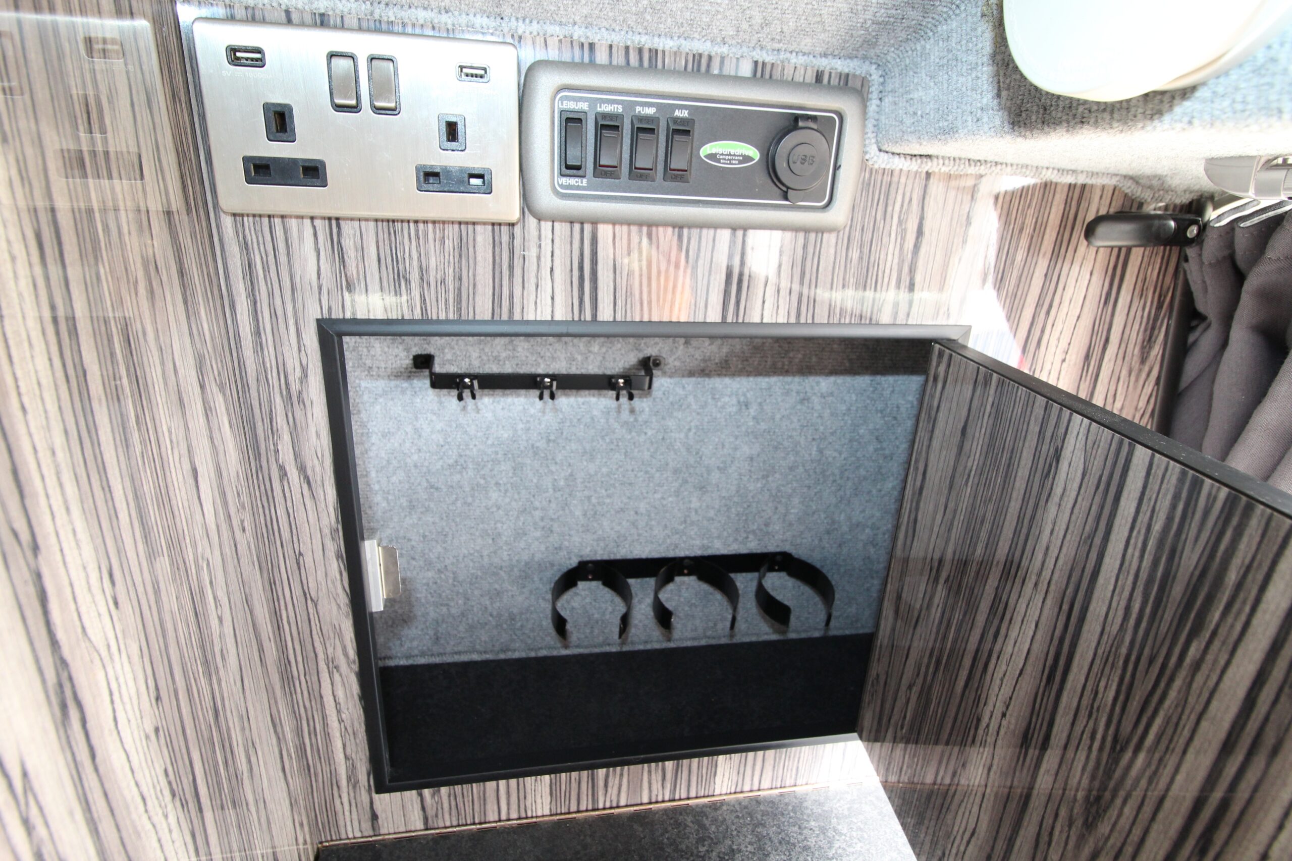 2015-vw-leisuredrive-vivanti-66776-22.jpg