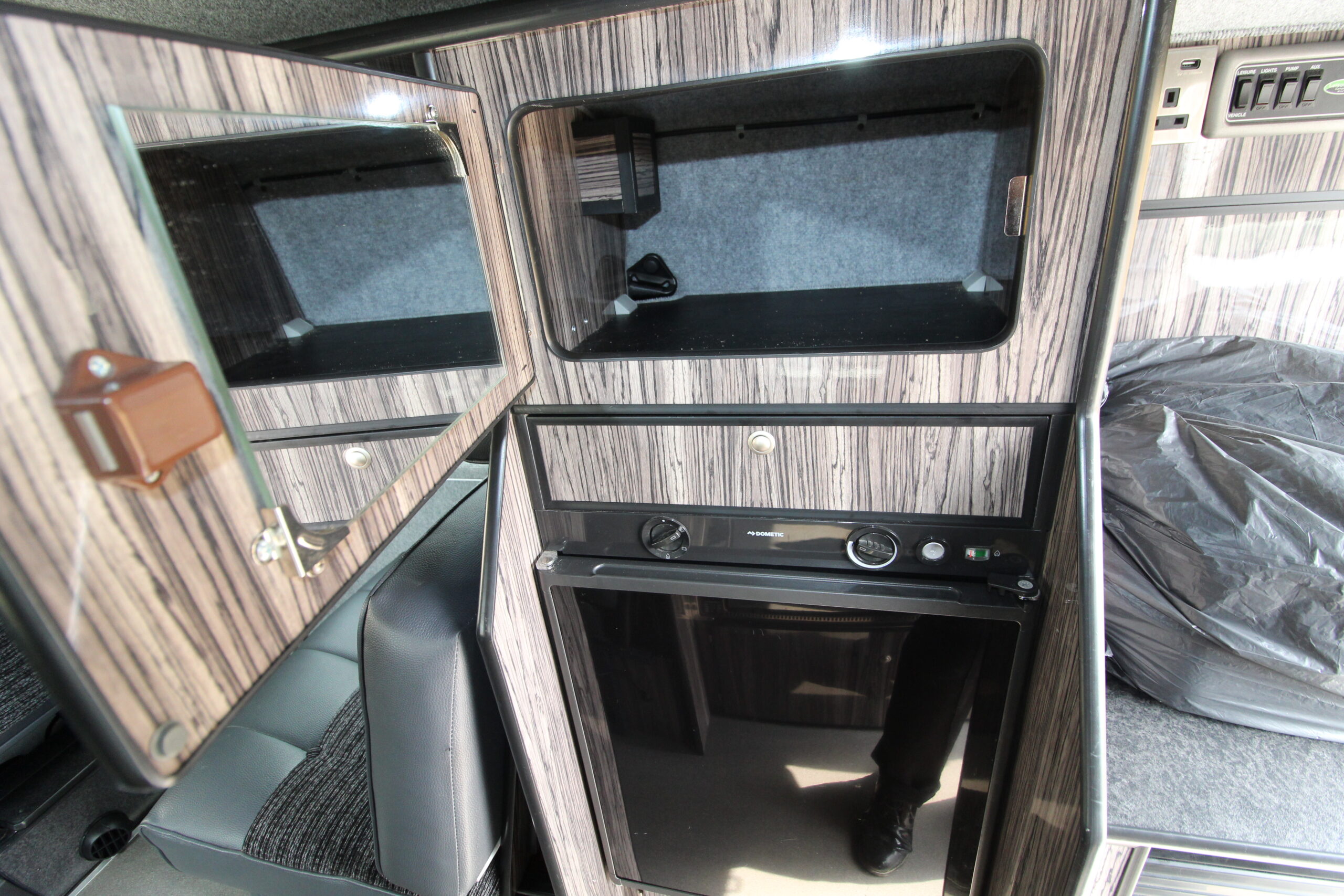 2015-vw-leisuredrive-vivanti-66776-23.jpg