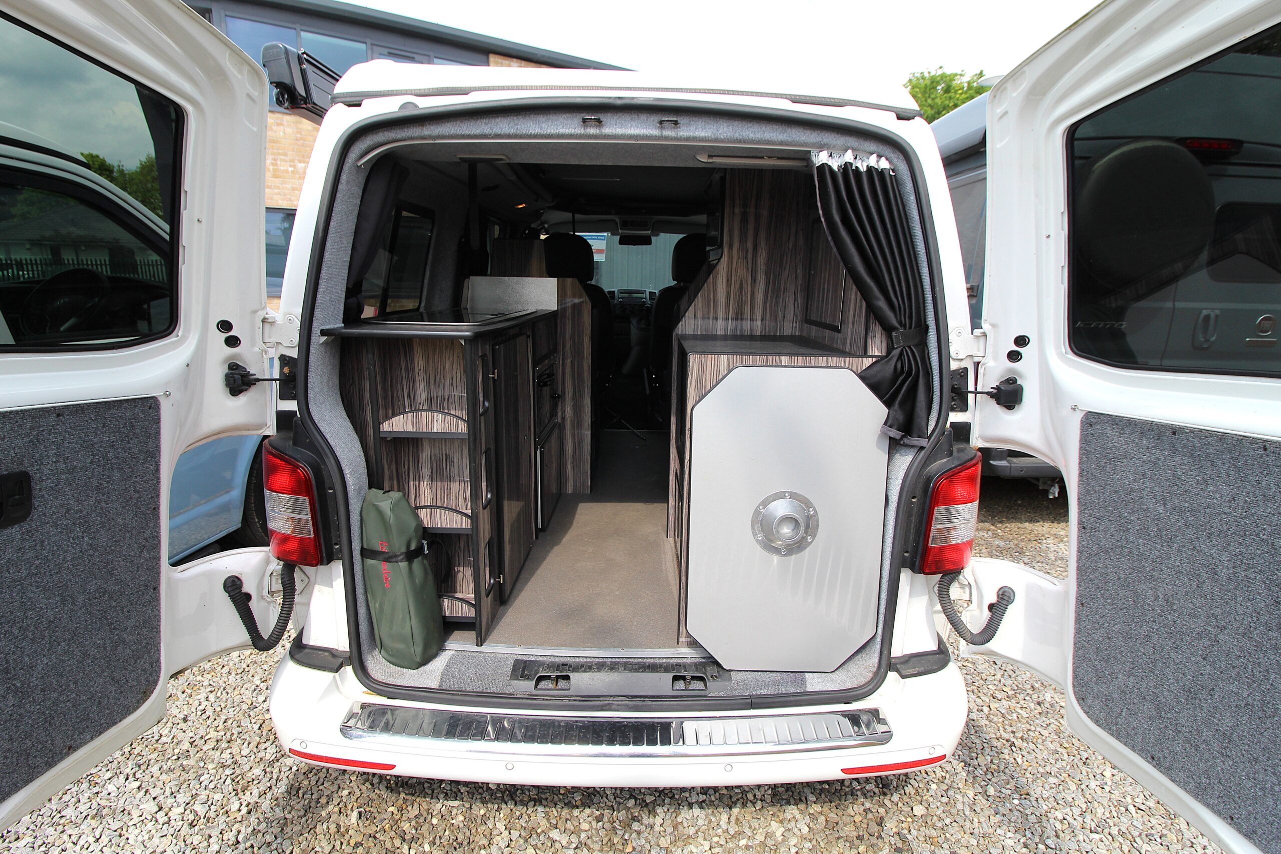 2015-vw-leisuredrive-vivanti-66776-38.jpg