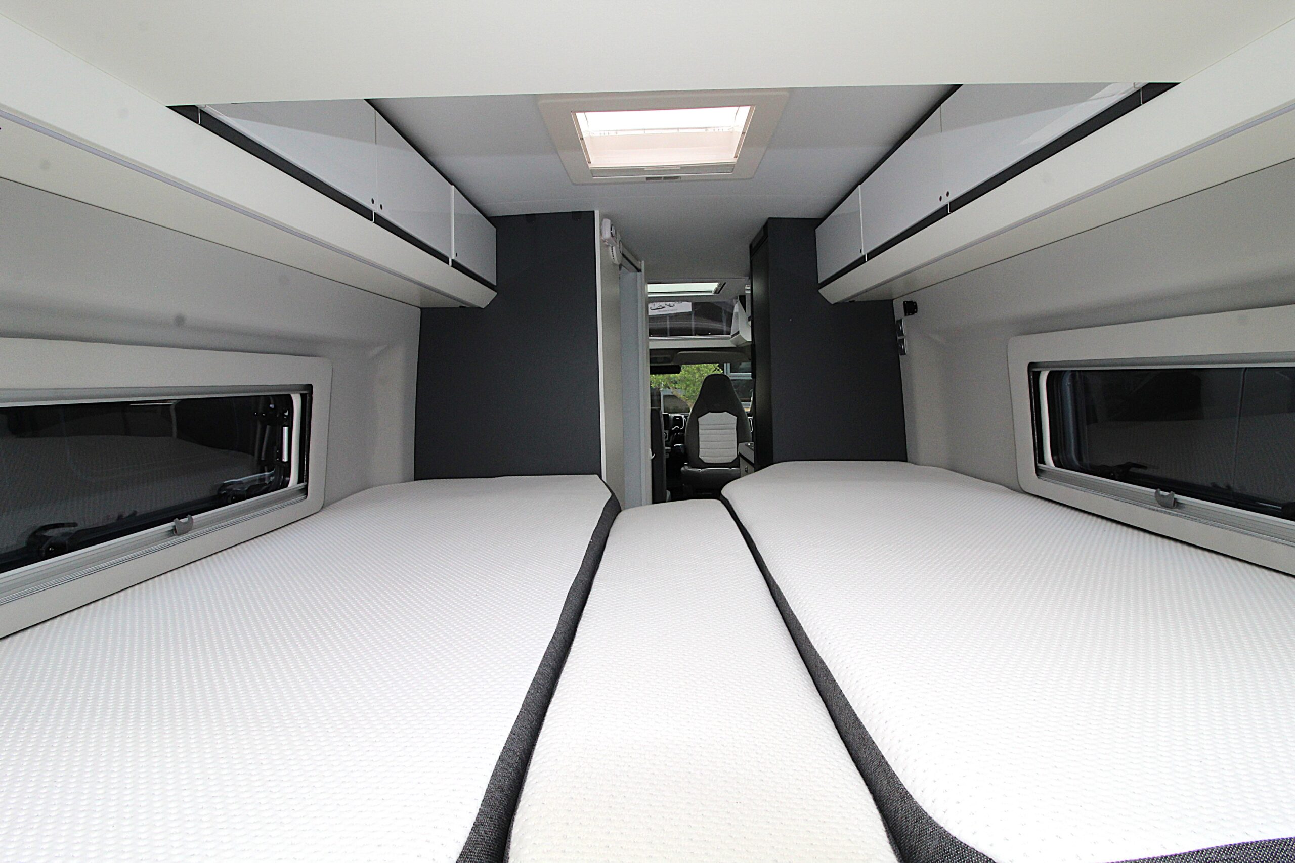 2021-adria-twin-supreme-640-slb-36.jpg