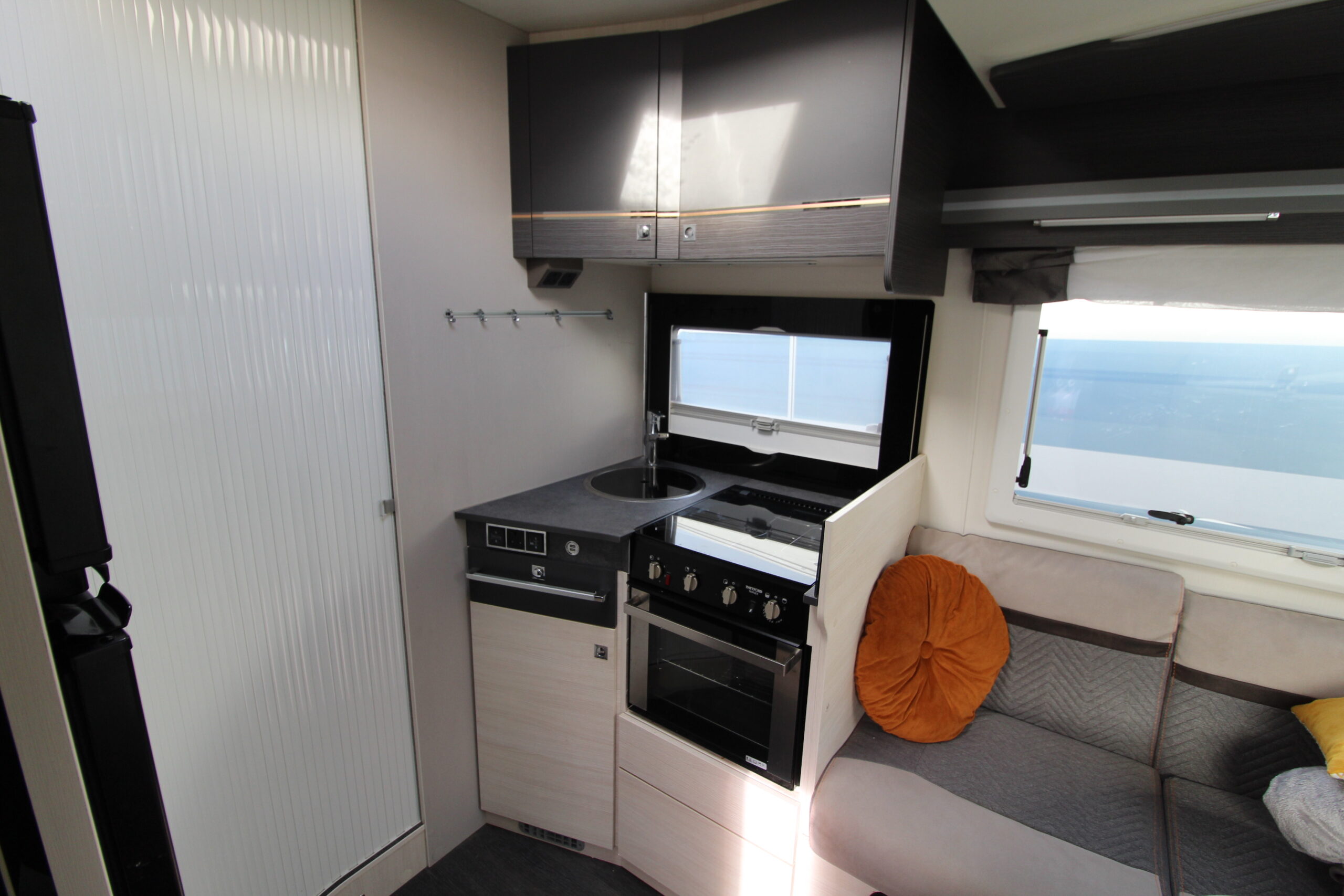 2021-chausson-titanium-premium-650-14.jpg