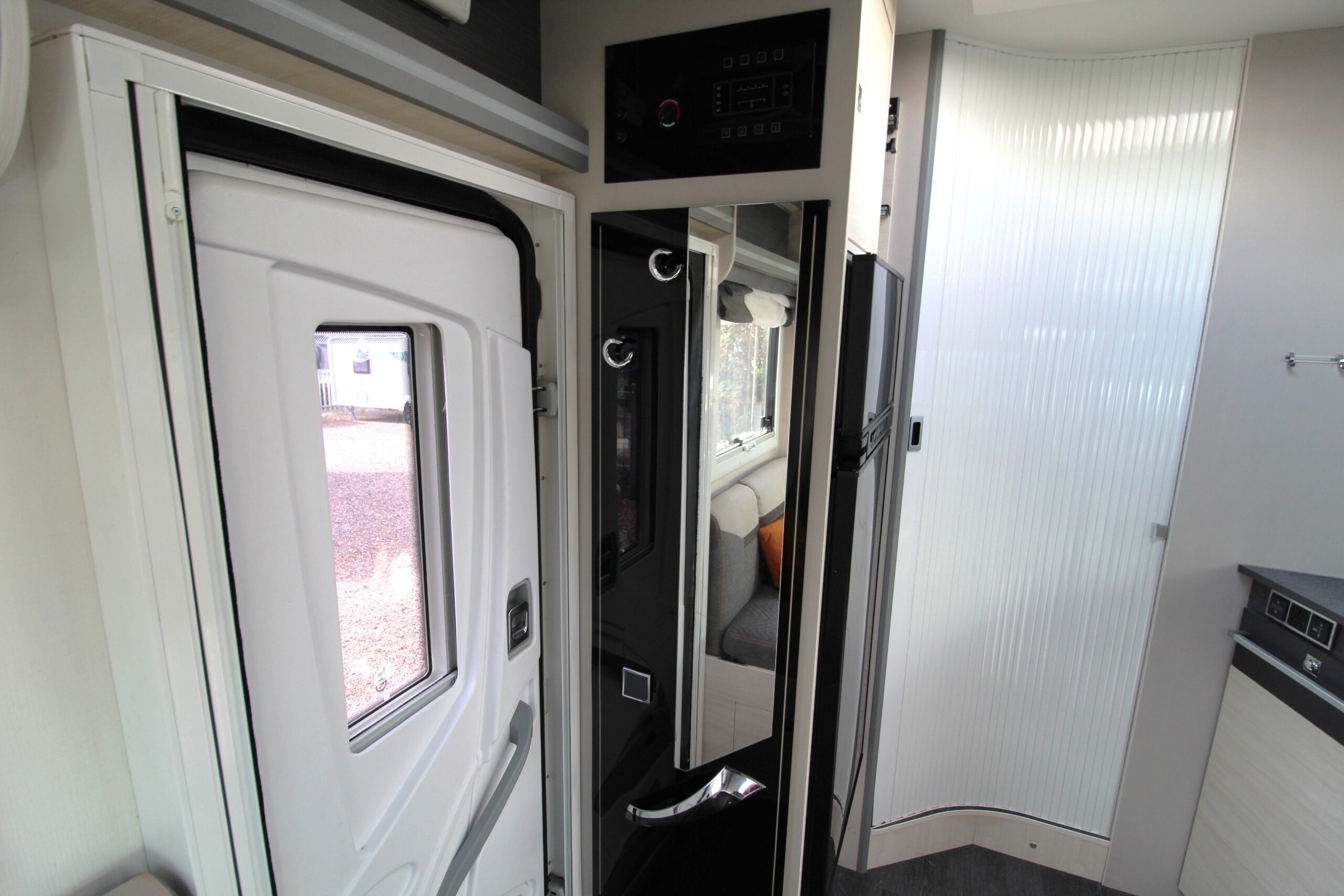 2021-chausson-titanium-premium-650-17.jpg