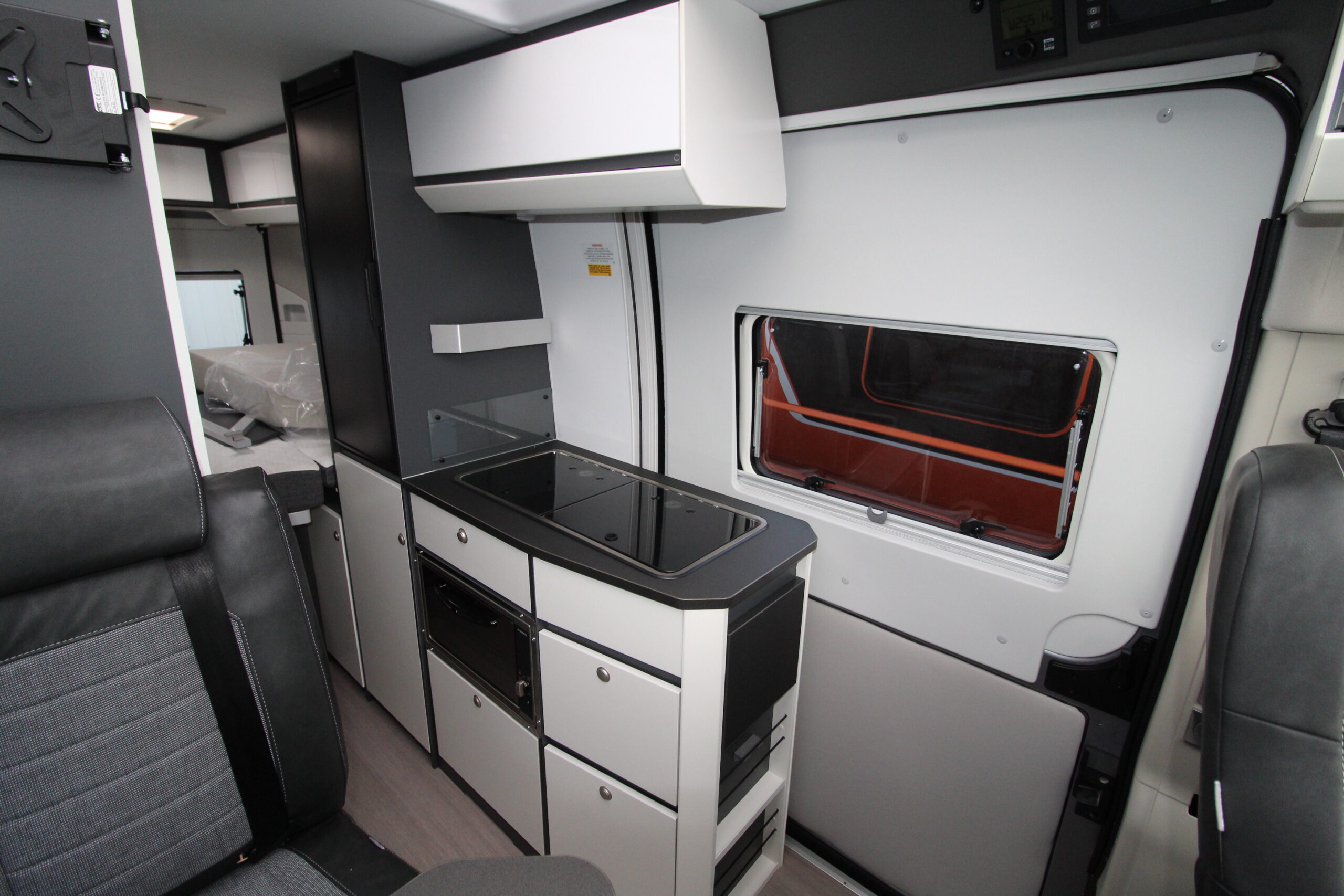 2024-adria-twin-supreme-600-spb-19.jpg