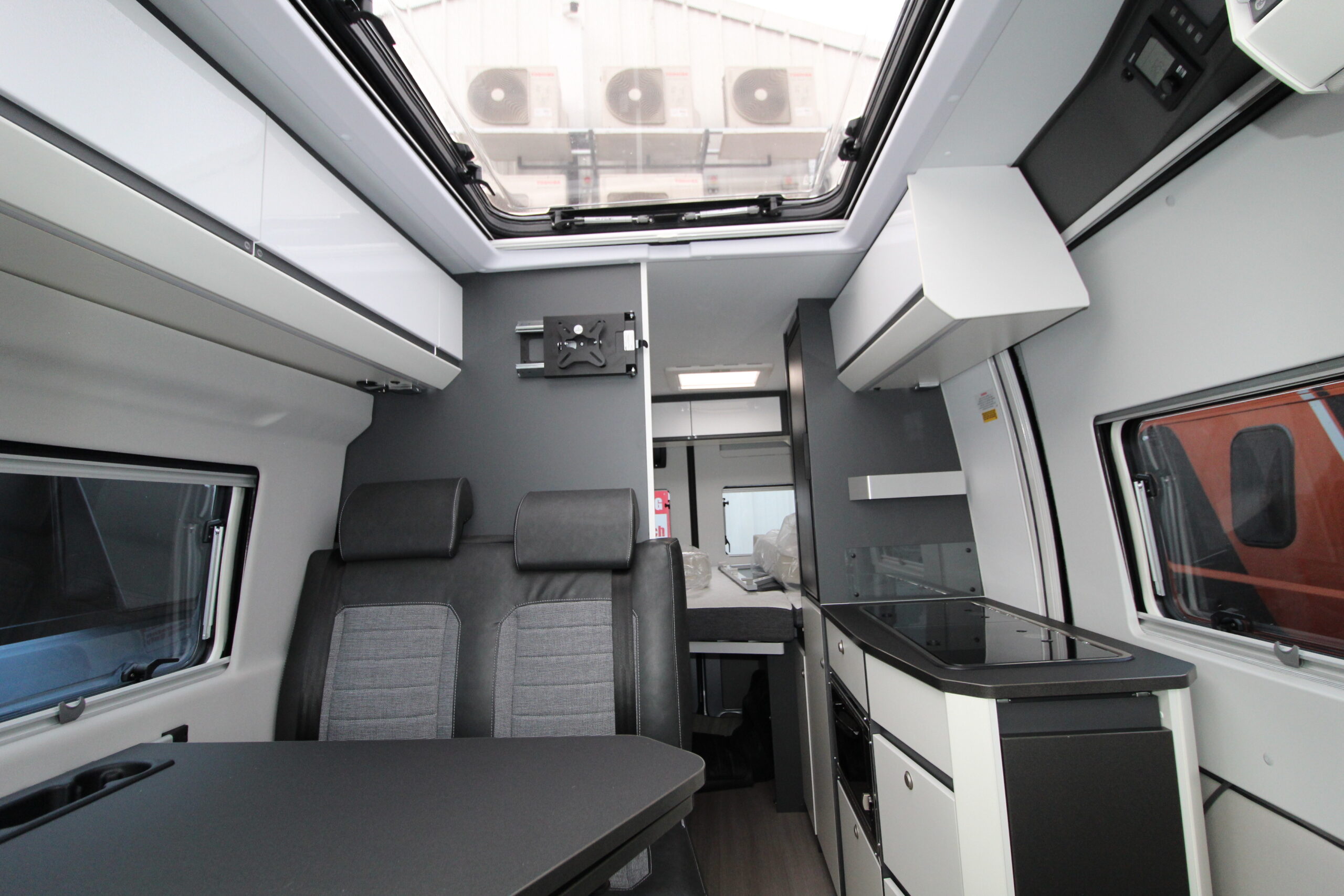 2024-adria-twin-supreme-600-spb-28.jpg