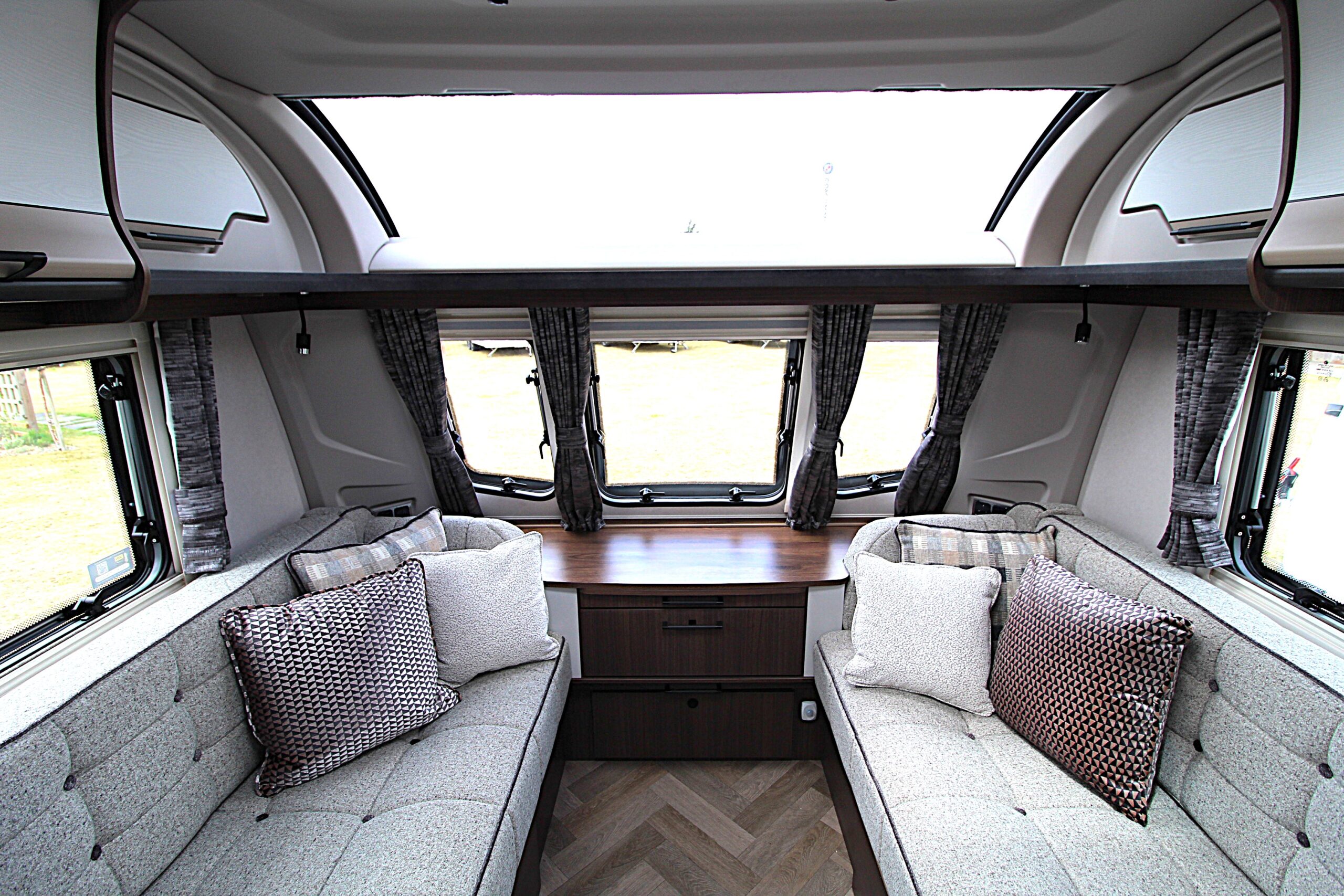 2026-coachman-laser-480-13.jpg