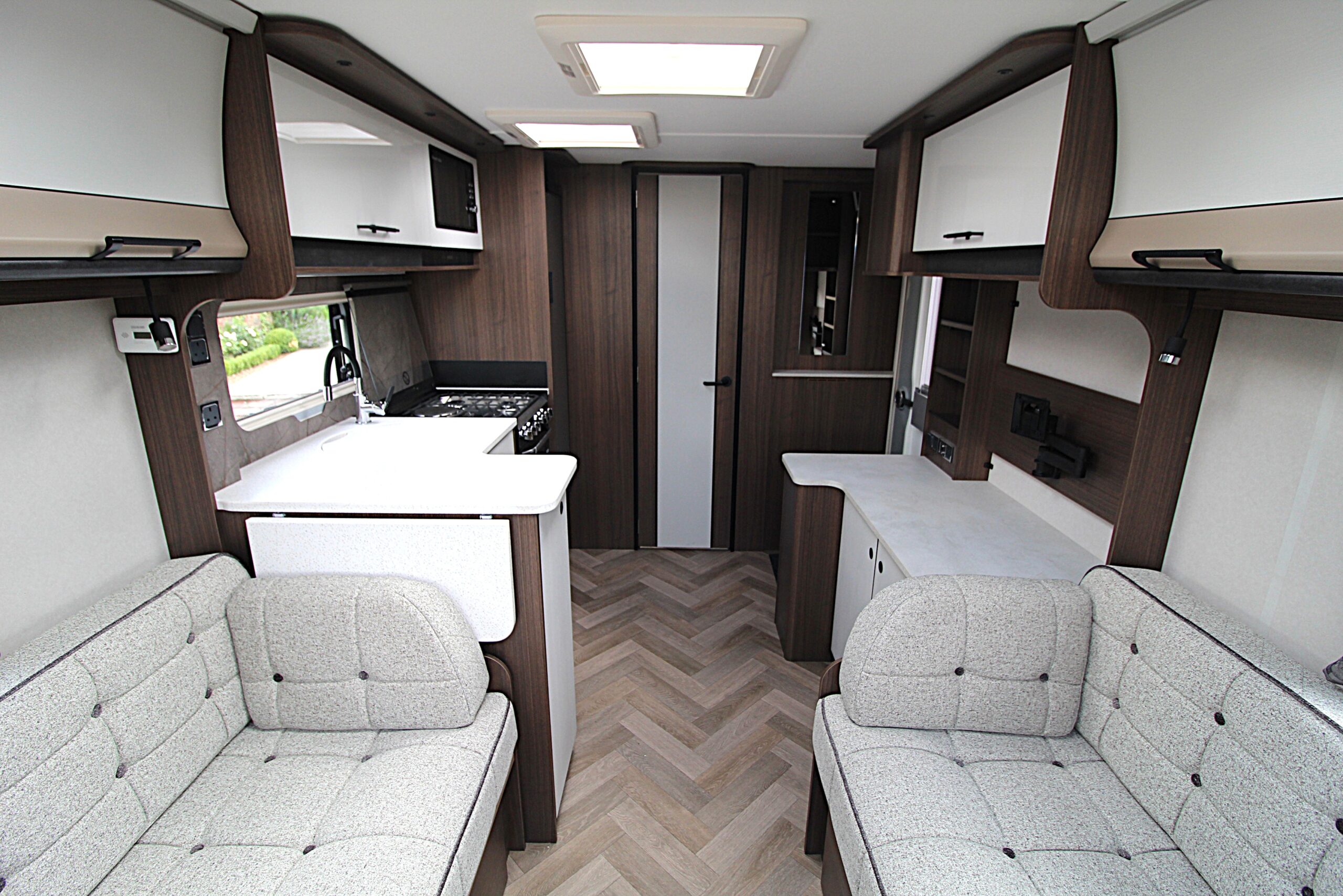 2026-coachman-laser-480-16.jpg