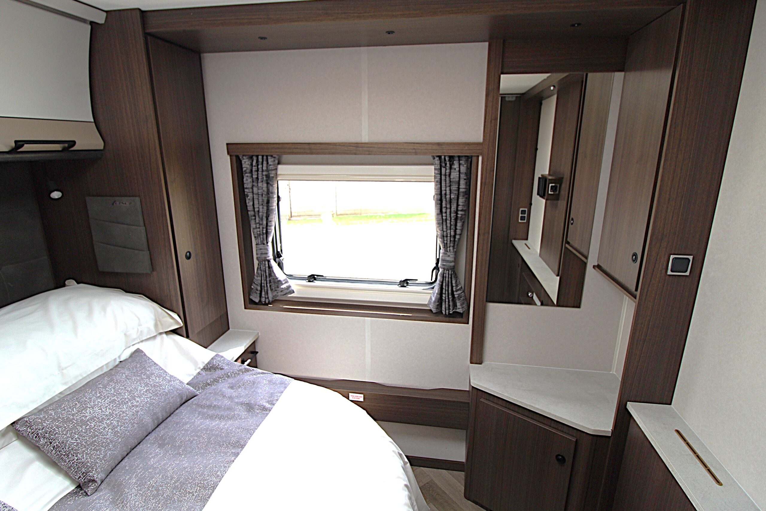 2026-coachman-laser-855-11.jpg