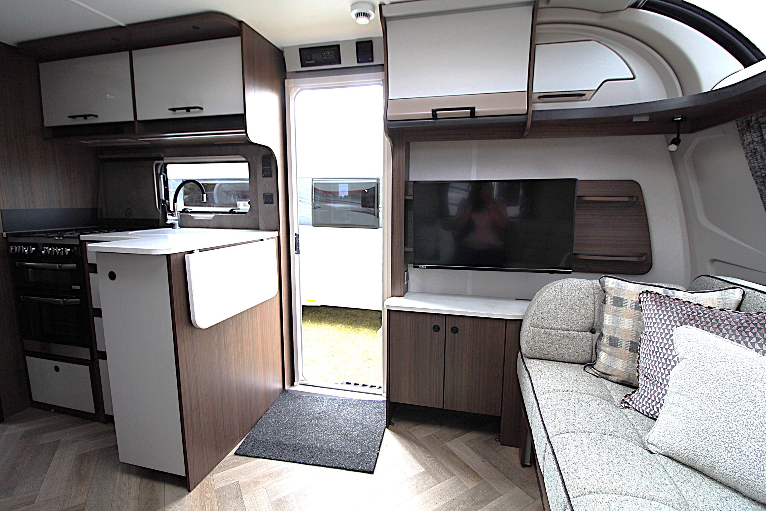 2026-coachman-laser-855-25.jpg