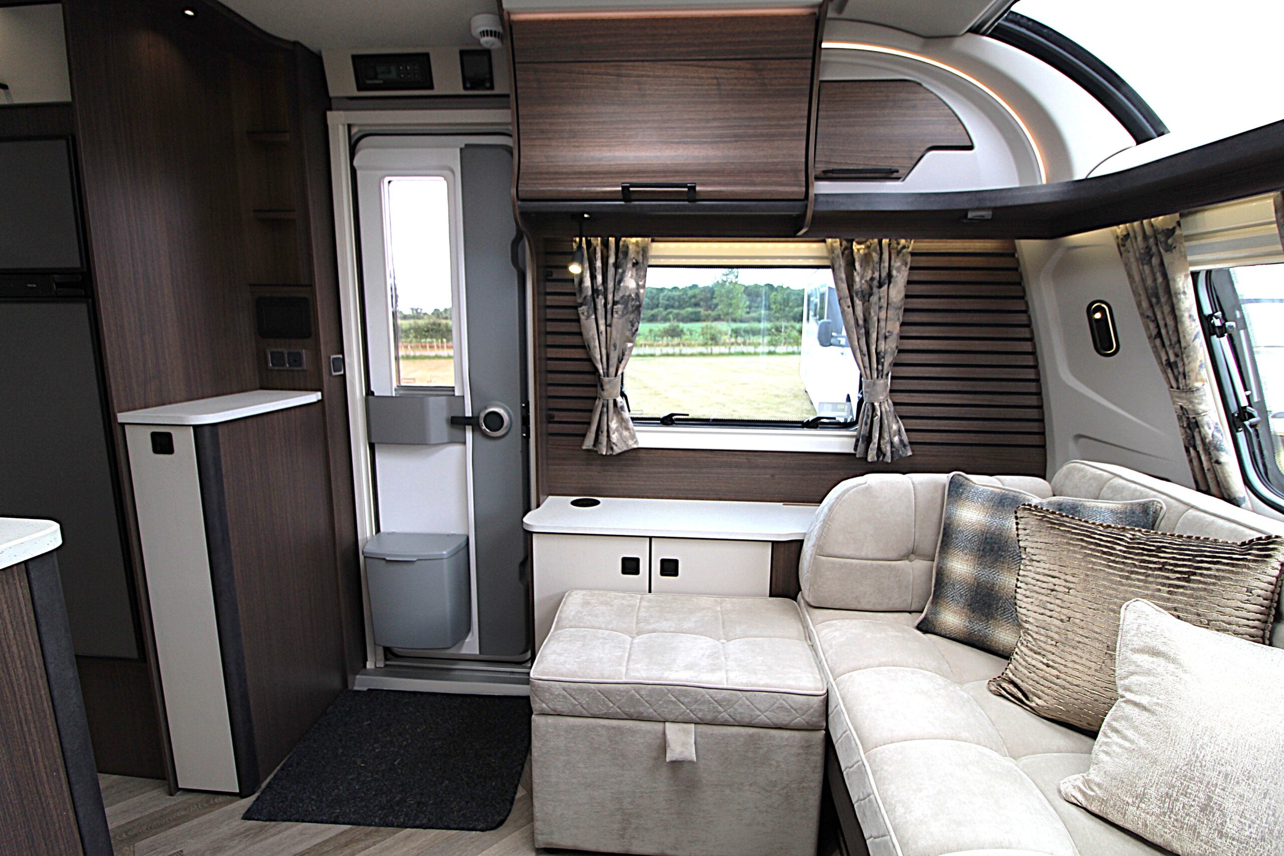 2026-coachman-lusso-ii-15.jpg