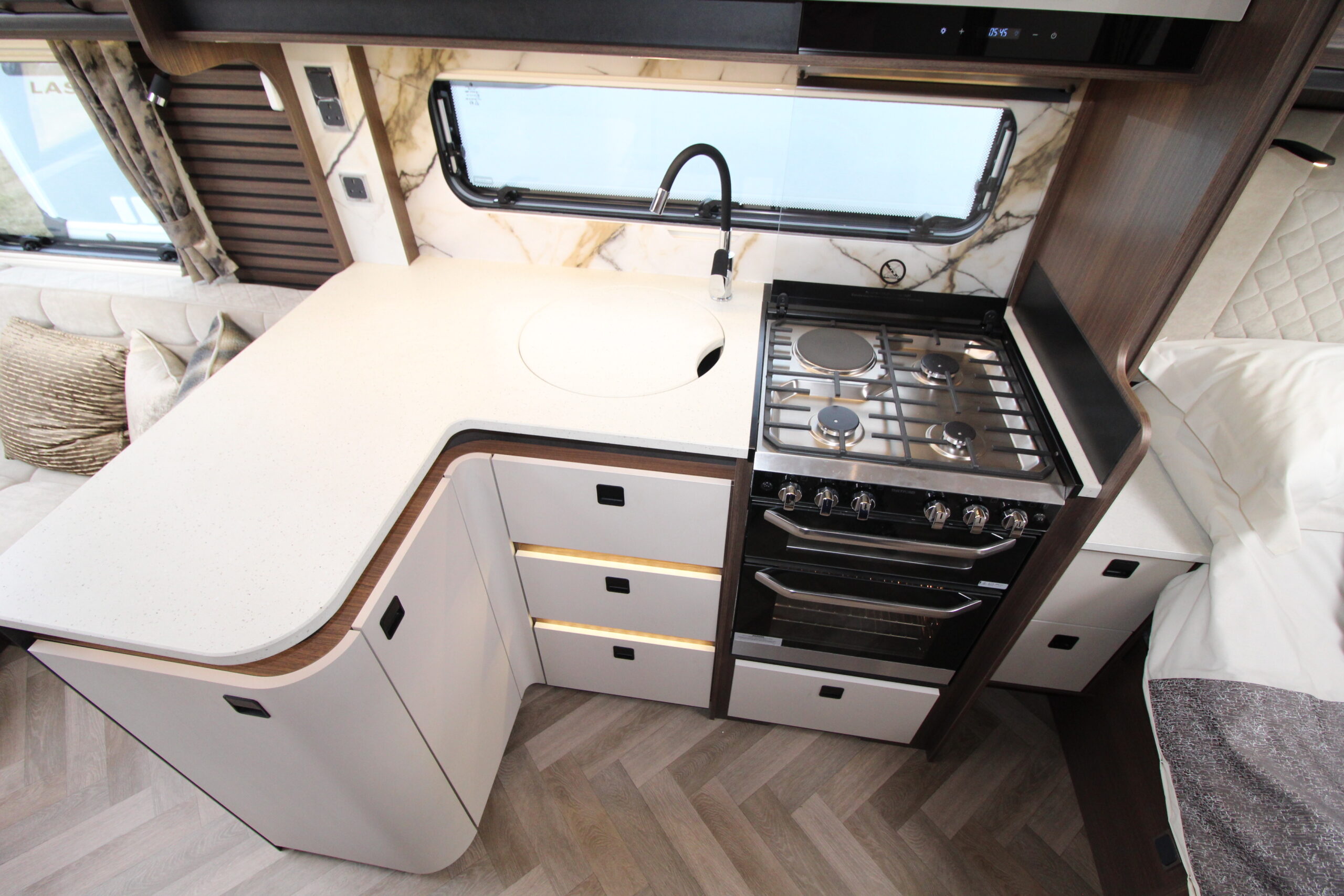 2026-coachman-lusso-ii-25.jpg