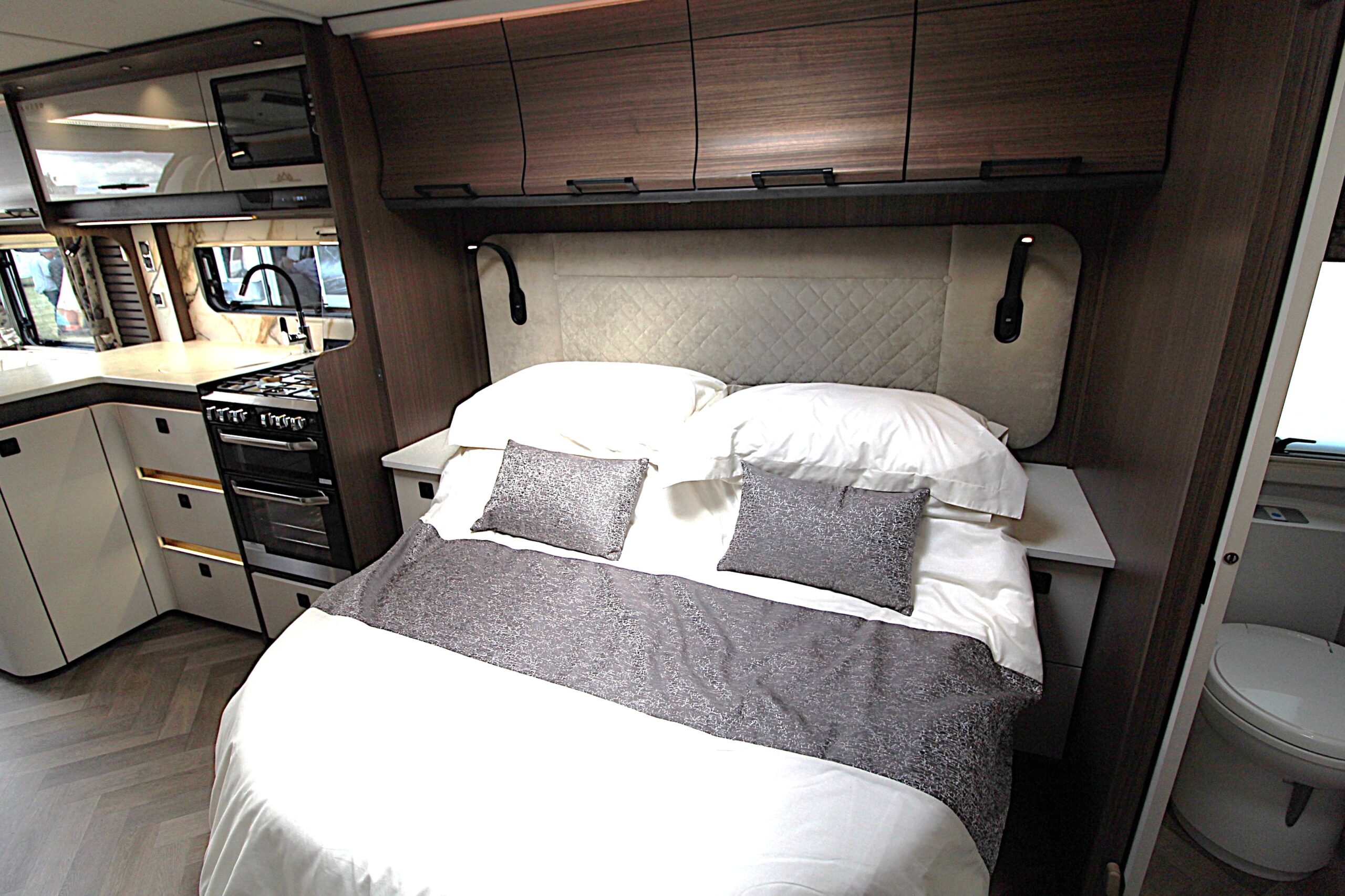 2026-coachman-lusso-ii-34.jpg
