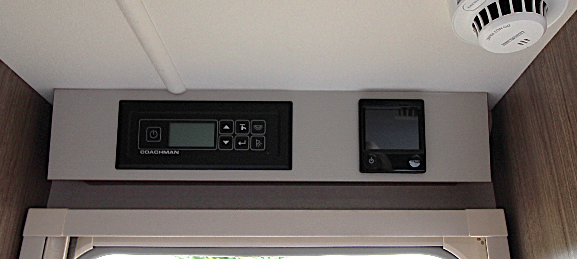 2026-coachman-vip-575-13.jpg
