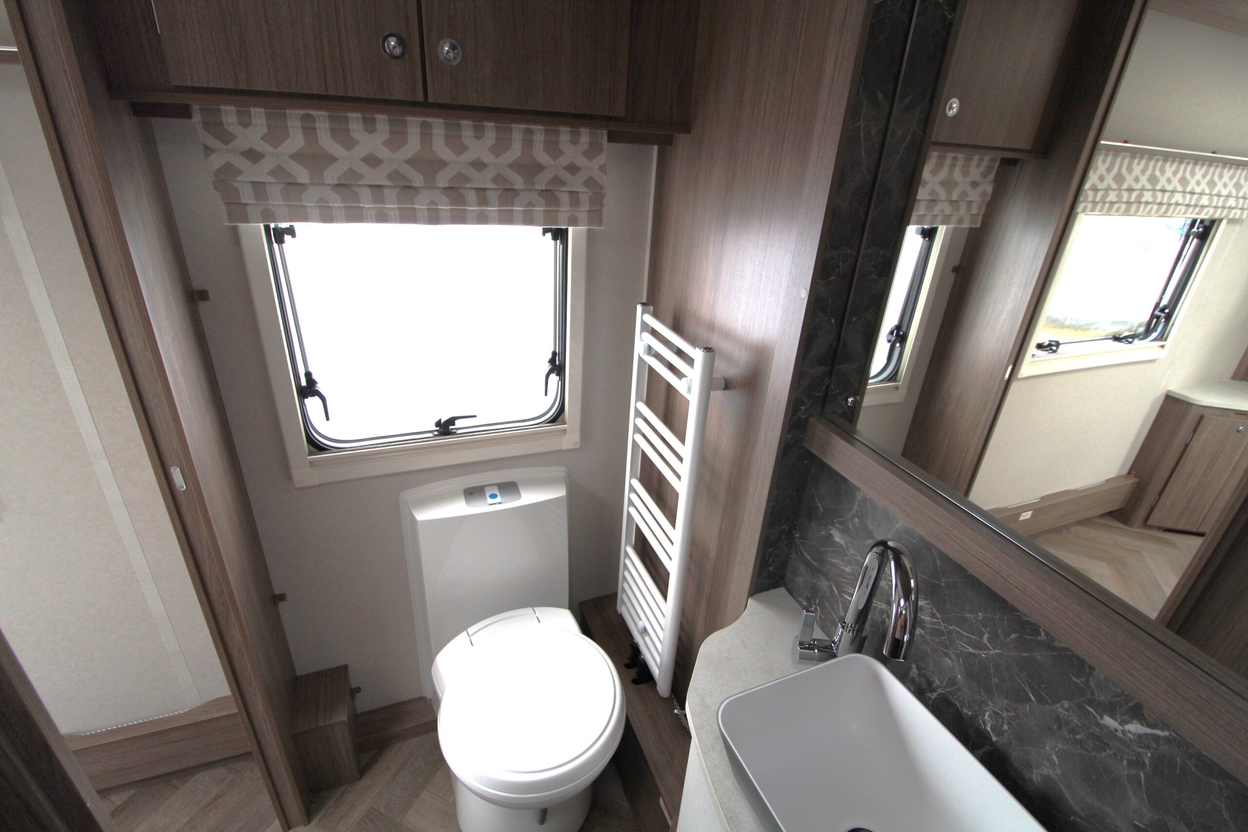 2026-coachman-vip-575-20.jpg