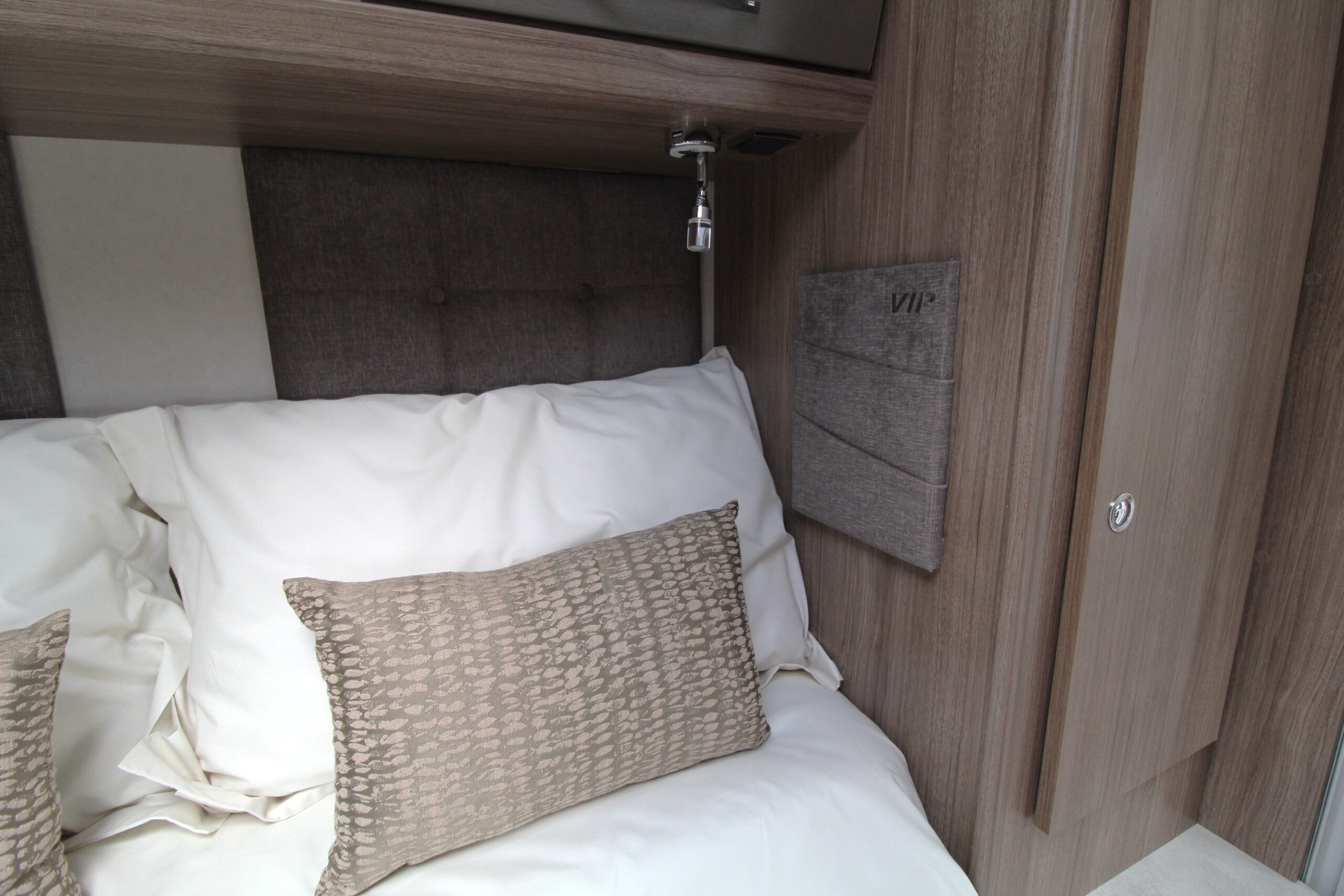 2026-coachman-vip-575-24.jpg