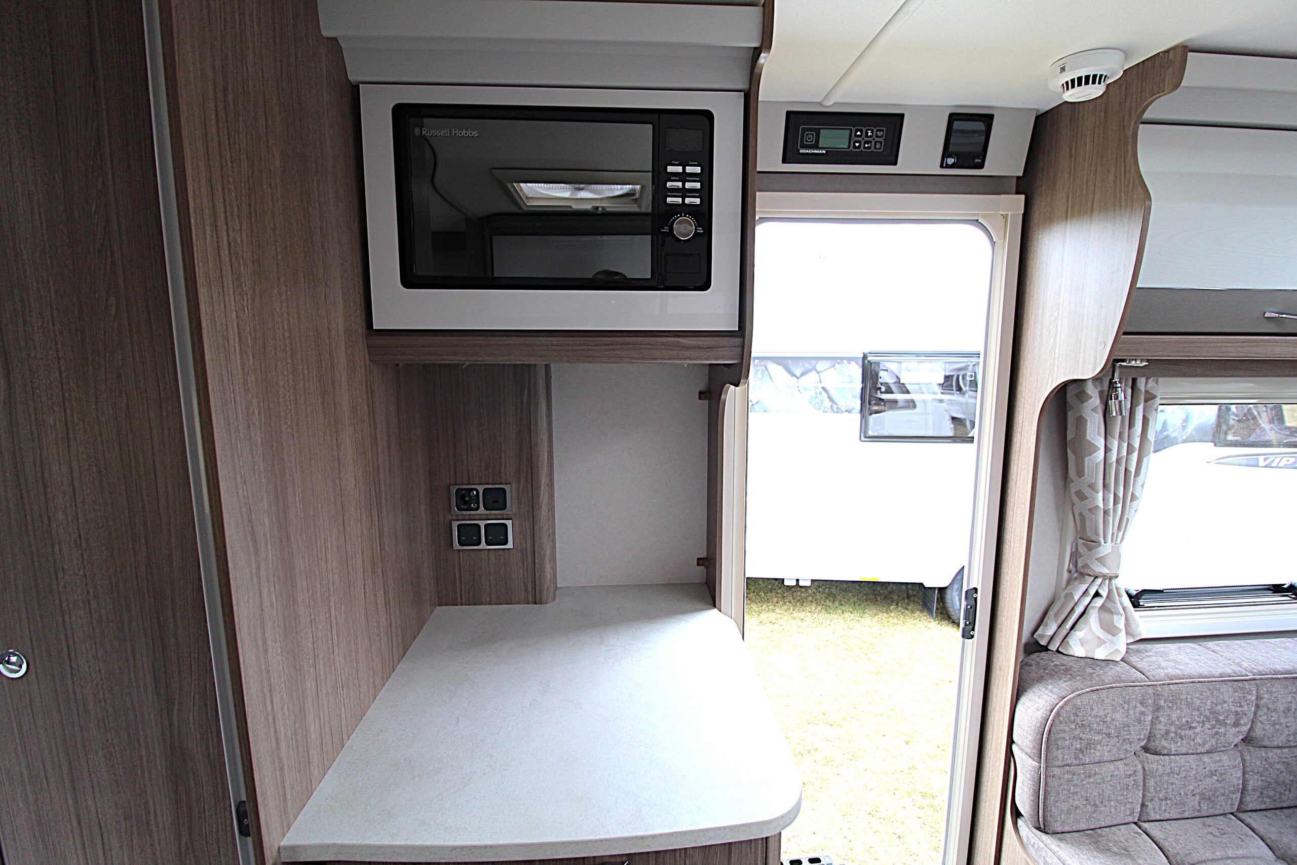 2026-coachman-vip-575-28.jpg