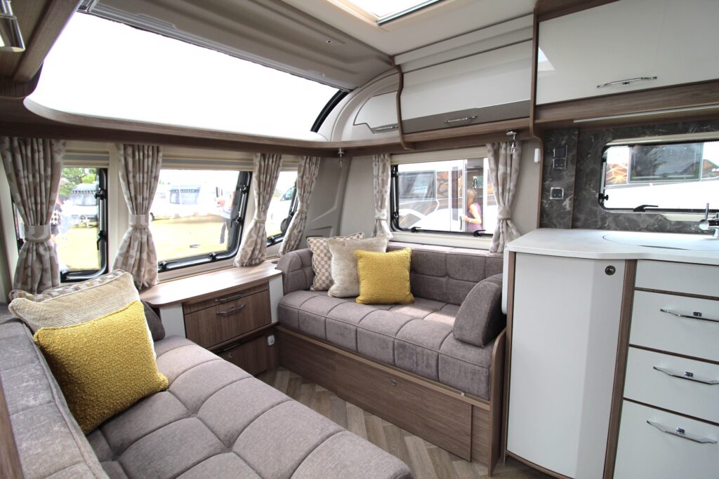 2026-coachman-vip-575-30-scaled.avif