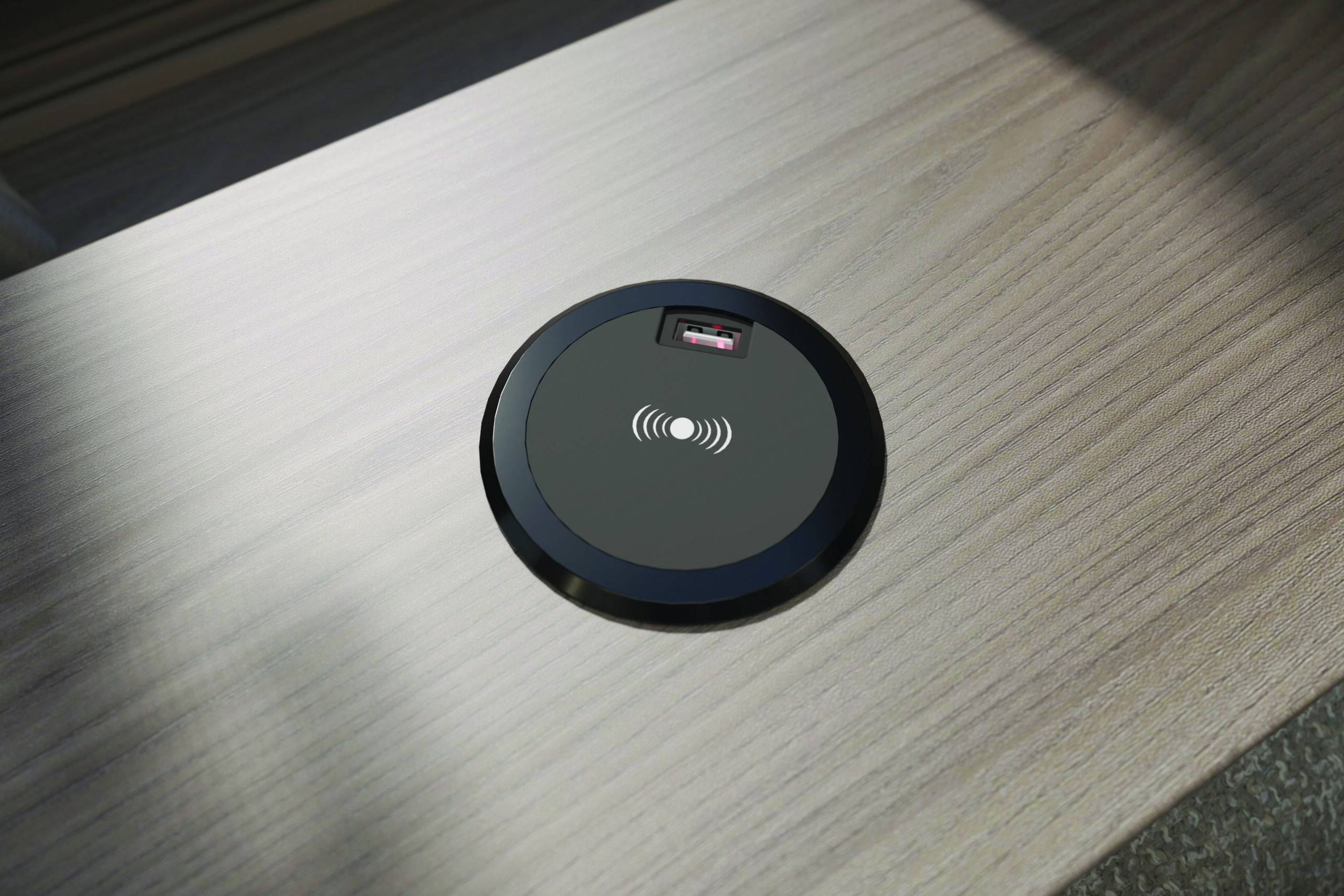 2026-conqueror-480-phone-charging-pad.jpg