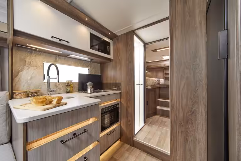 Avventura Interior