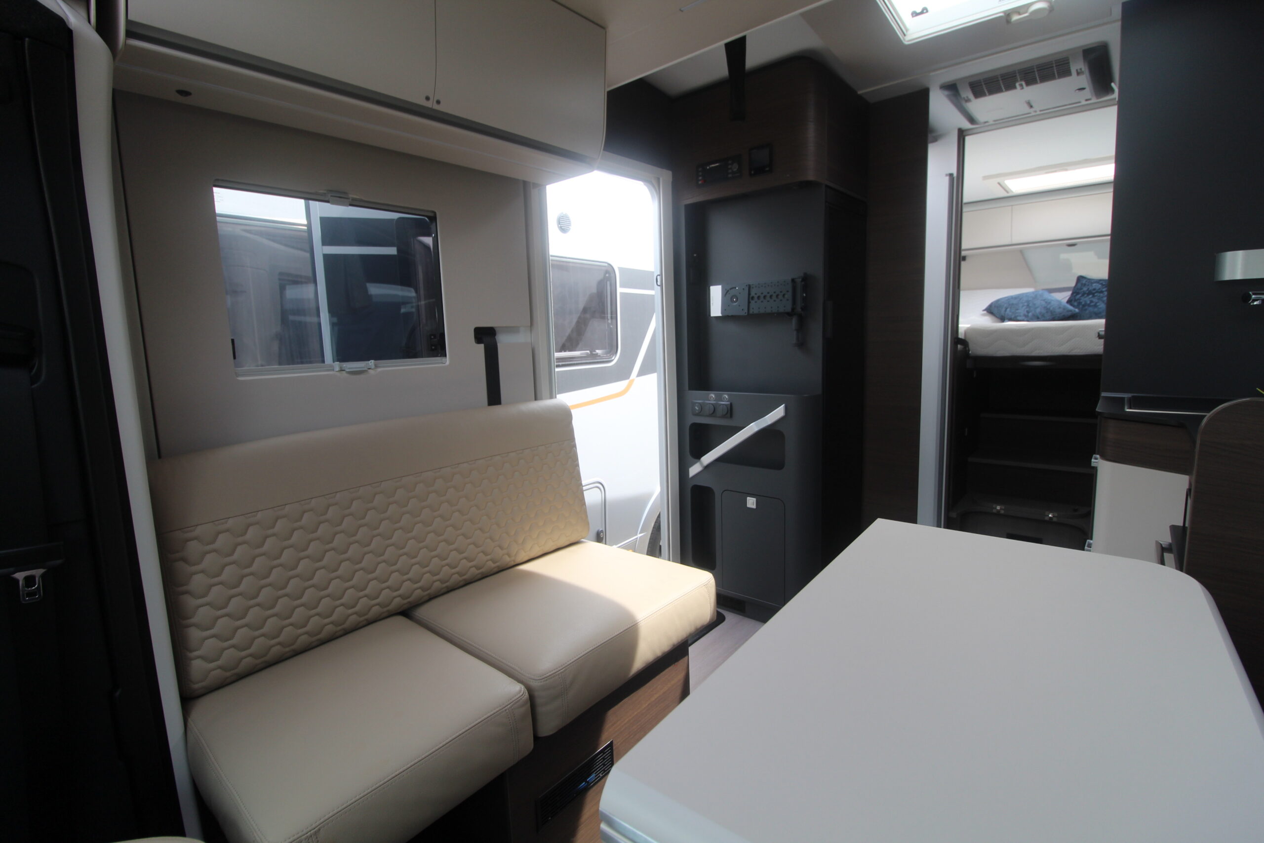adria-matrix-supreme-670-dl-mb-key-01-23_1.jpg