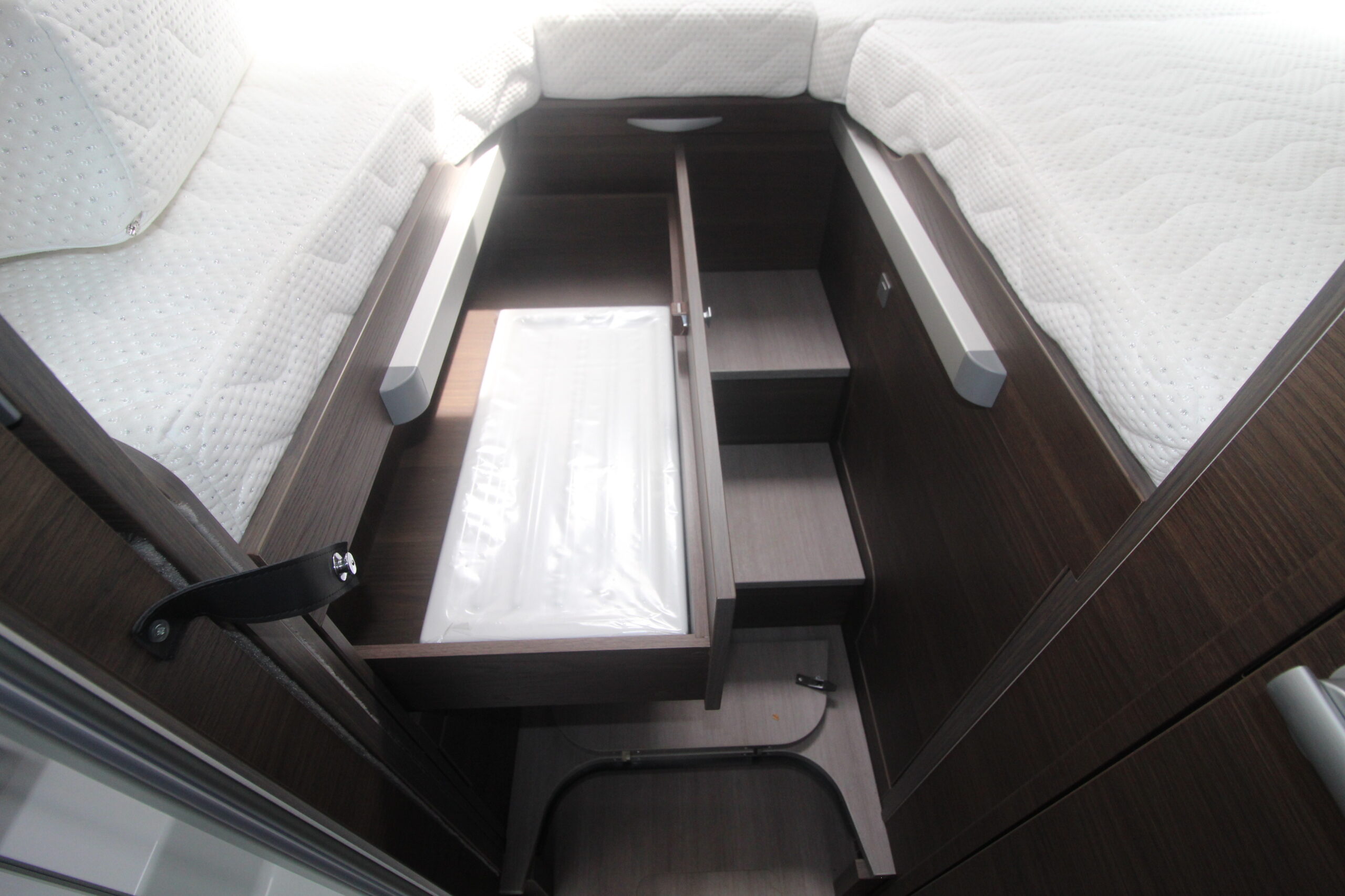 adria-matrix-supreme-670-dl-mb-key-01-32_1.jpg