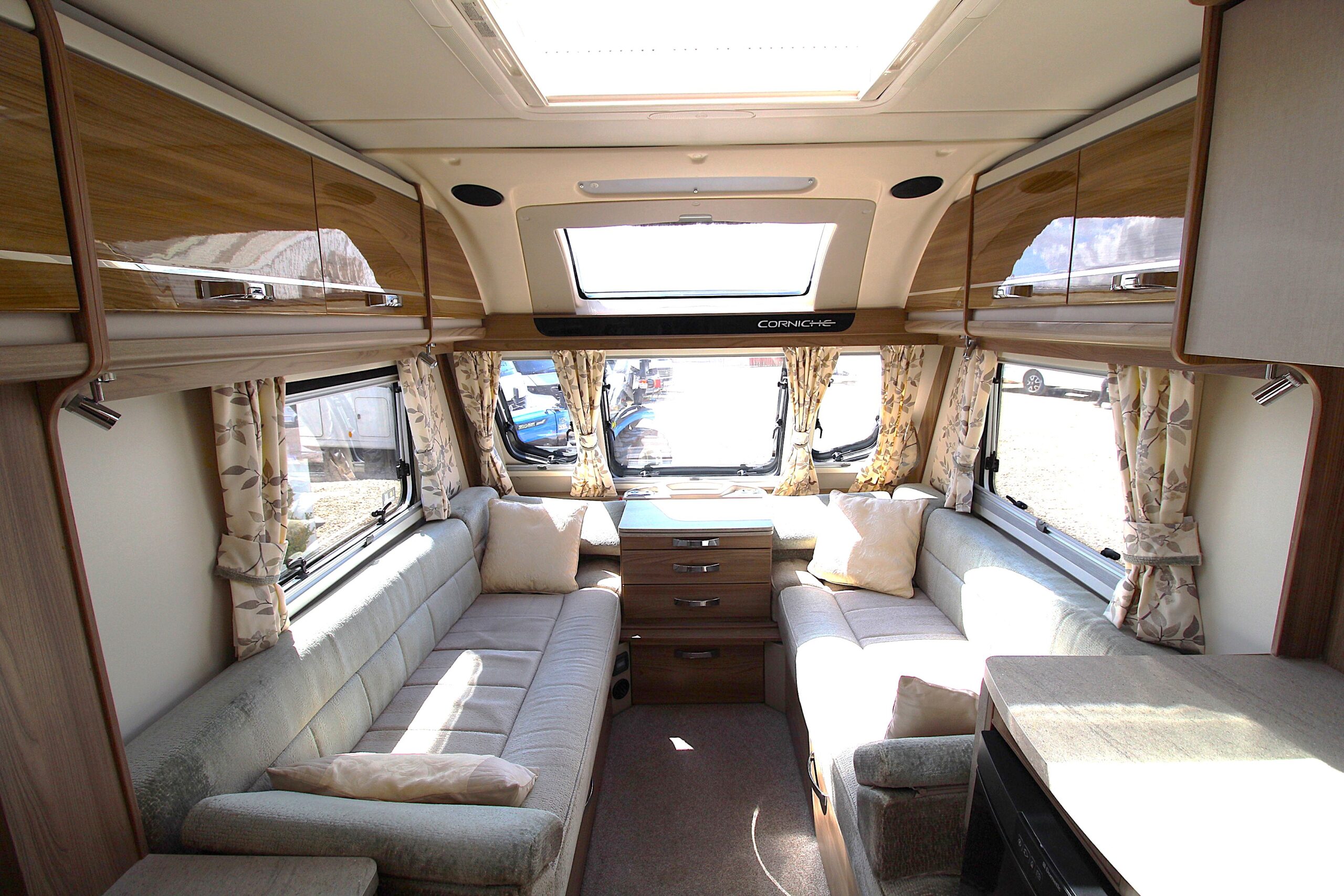 2017-swift-corniche-15-2-1.jpg