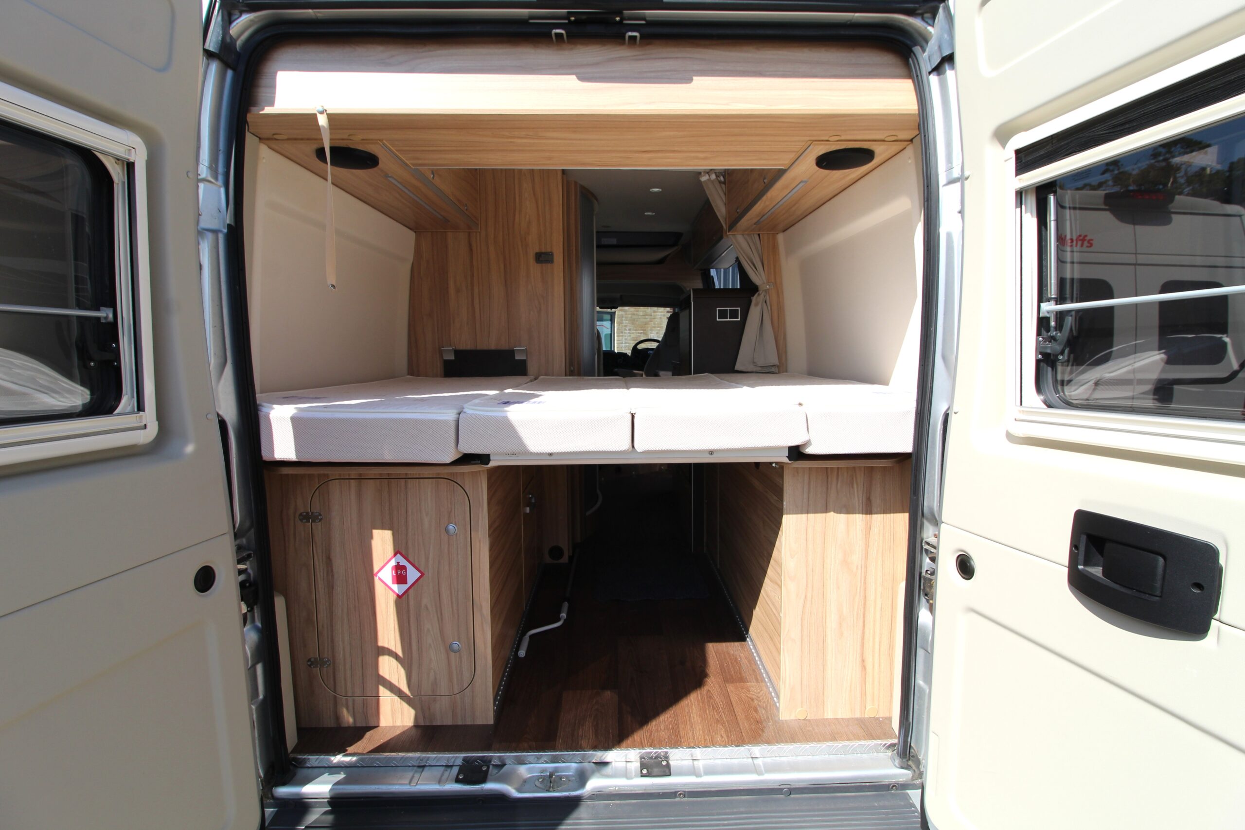 2018-hymer-grand-canyon-1.jpg