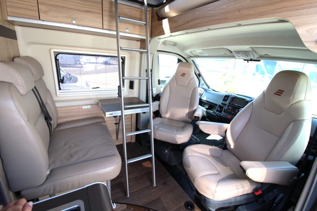 2018-hymer-grand-canyon-26-scaled.avif