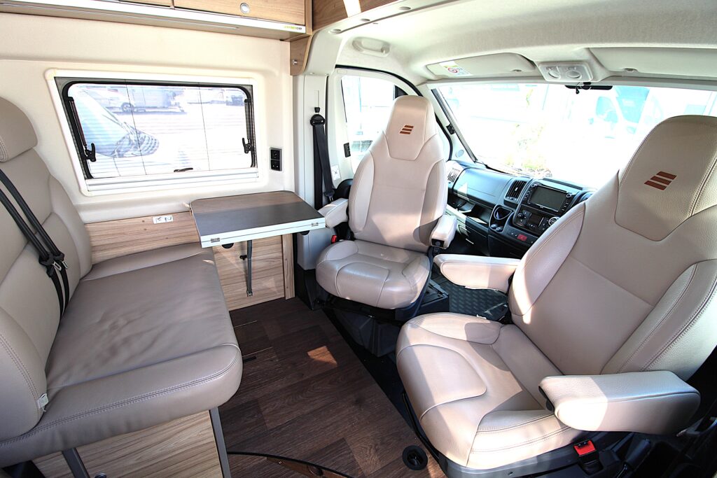 2018-hymer-grand-canyon-29-scaled.avif