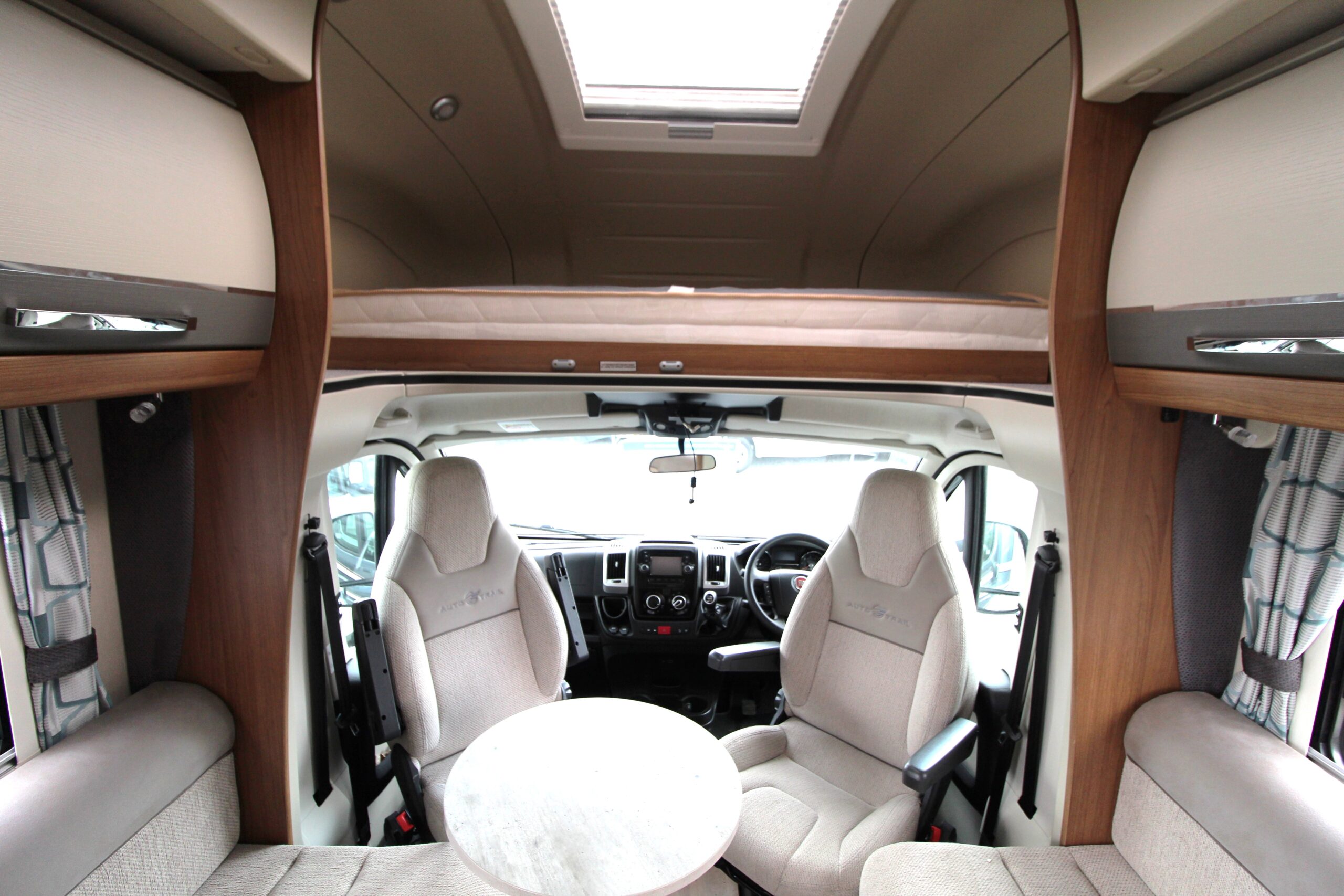 2019-auto-trail-apache-632-21_1.jpg