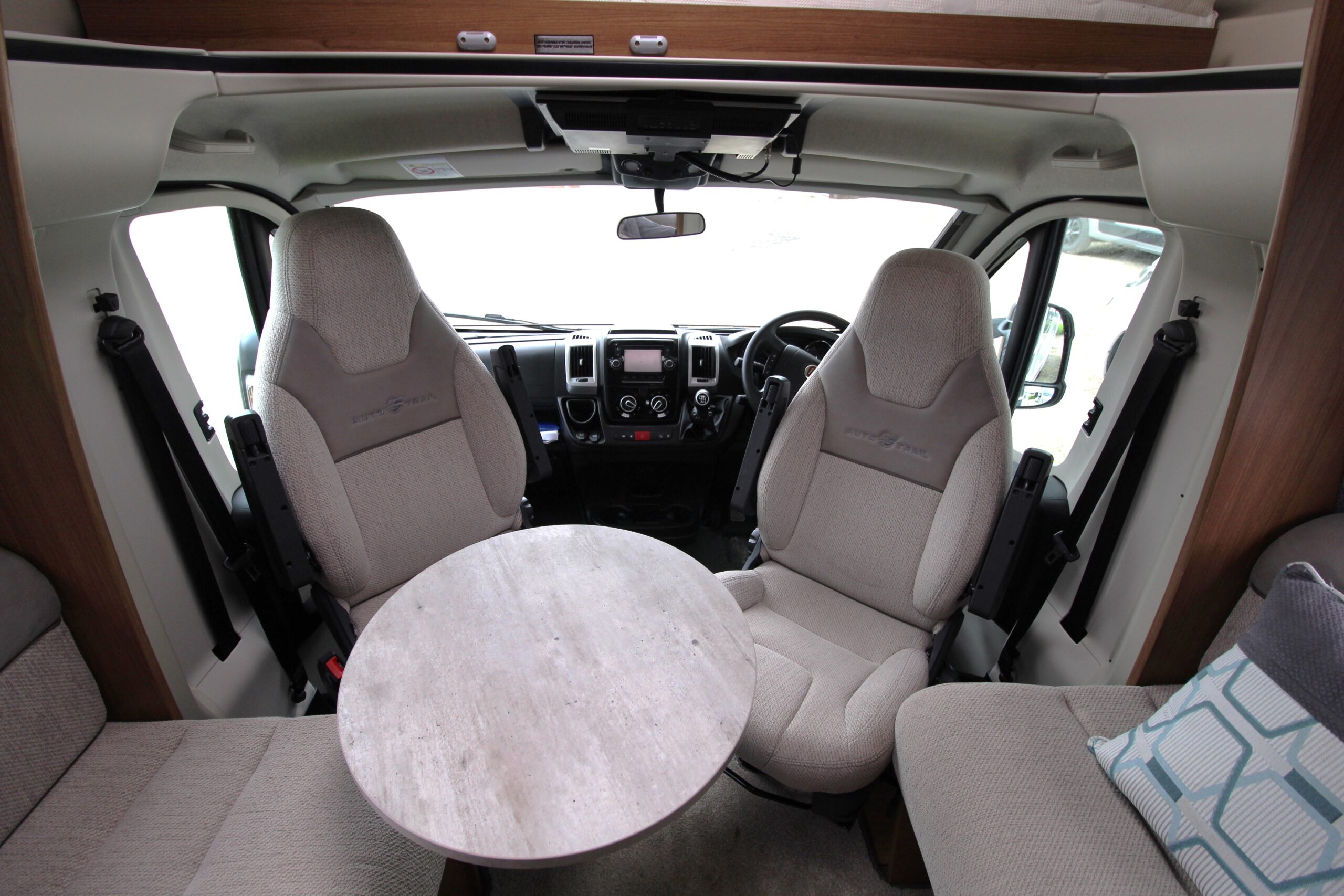 2019-auto-trail-apache-632-24.jpg