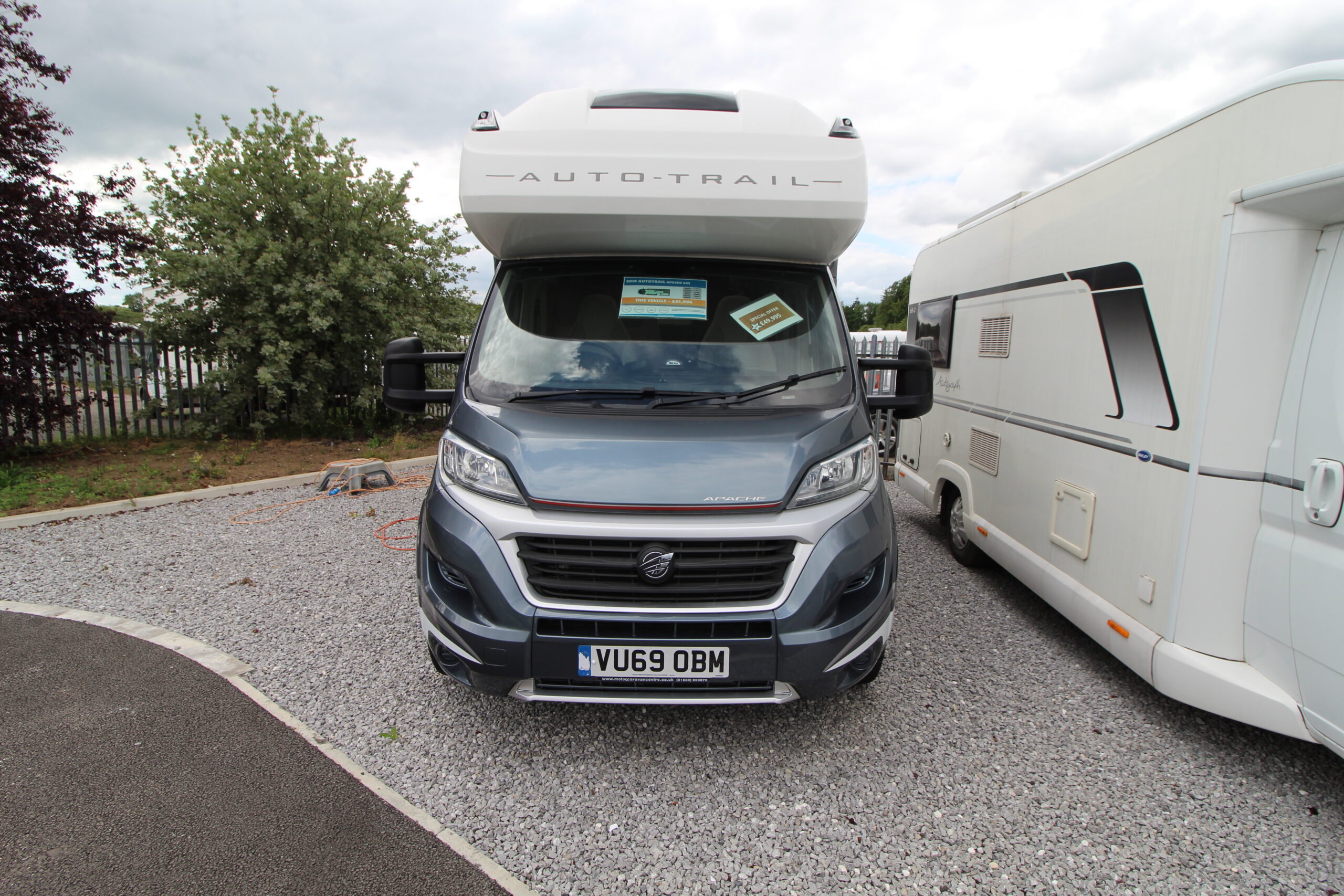 2019-auto-trail-apache-632-3.jpg