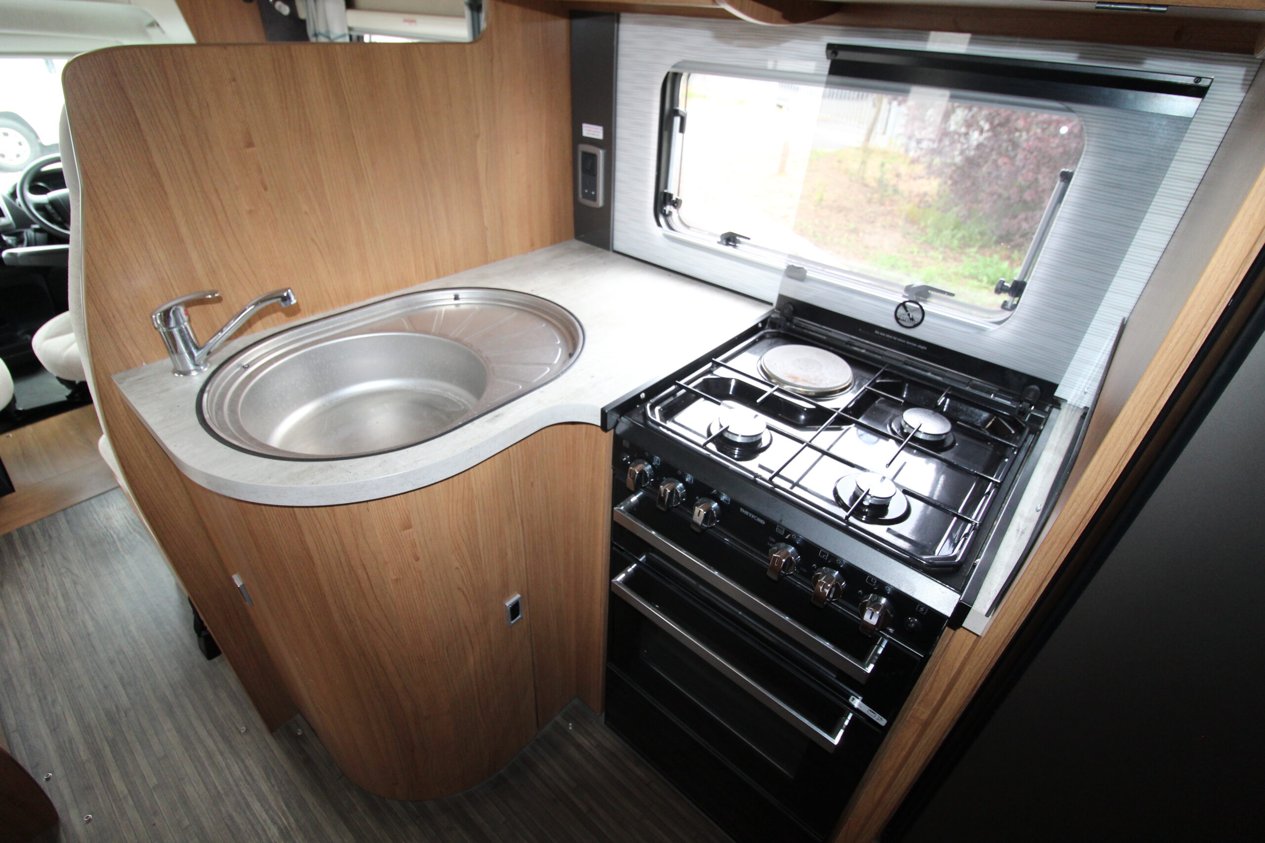 2019-auto-trail-apache-632-30_1.jpg