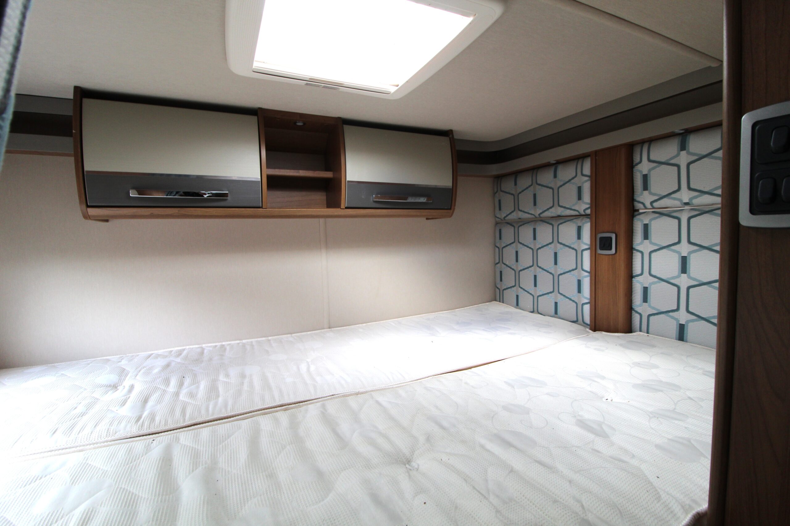 2019-auto-trail-apache-632-33_1.jpg
