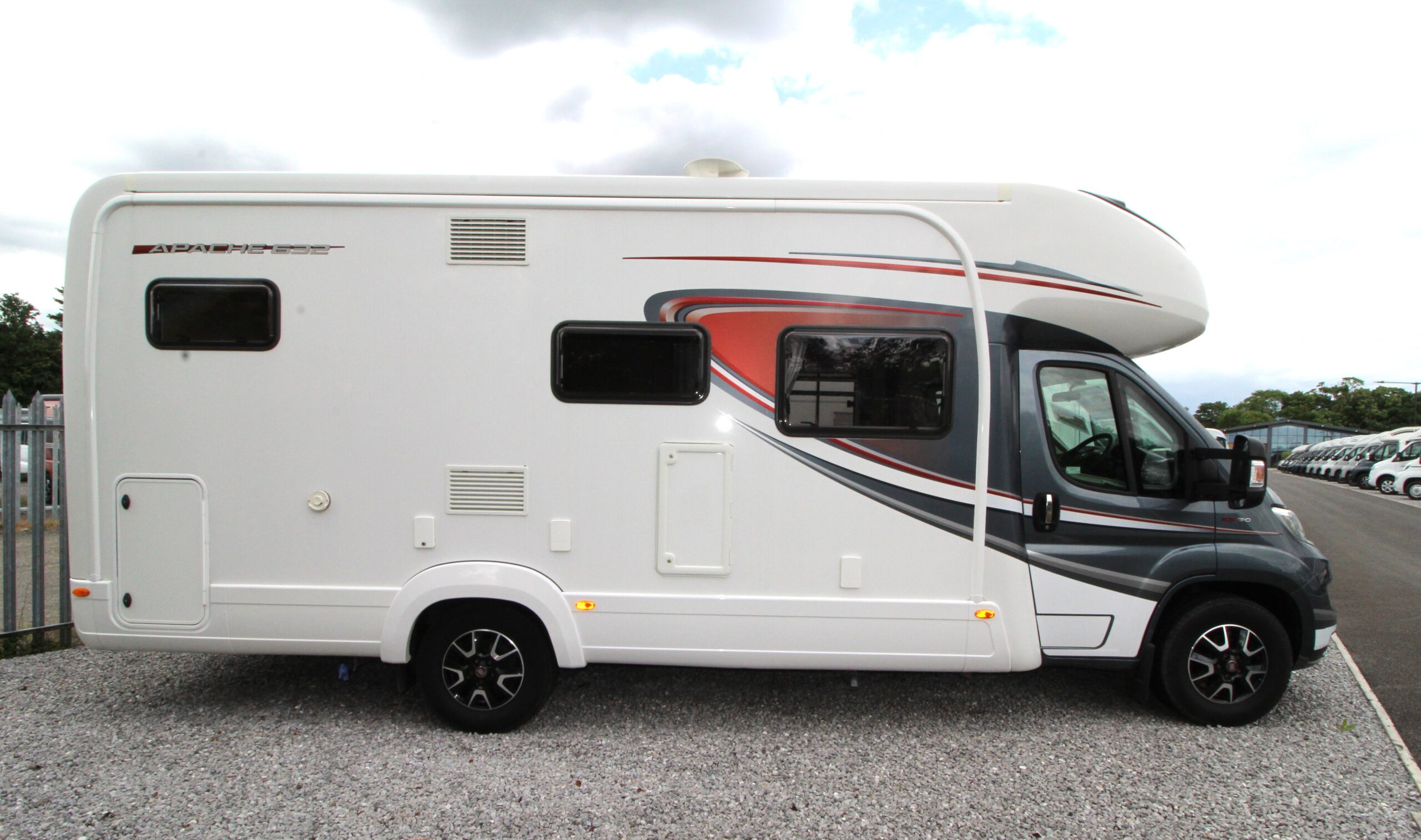 2019-auto-trail-apache-632-7_1.jpg