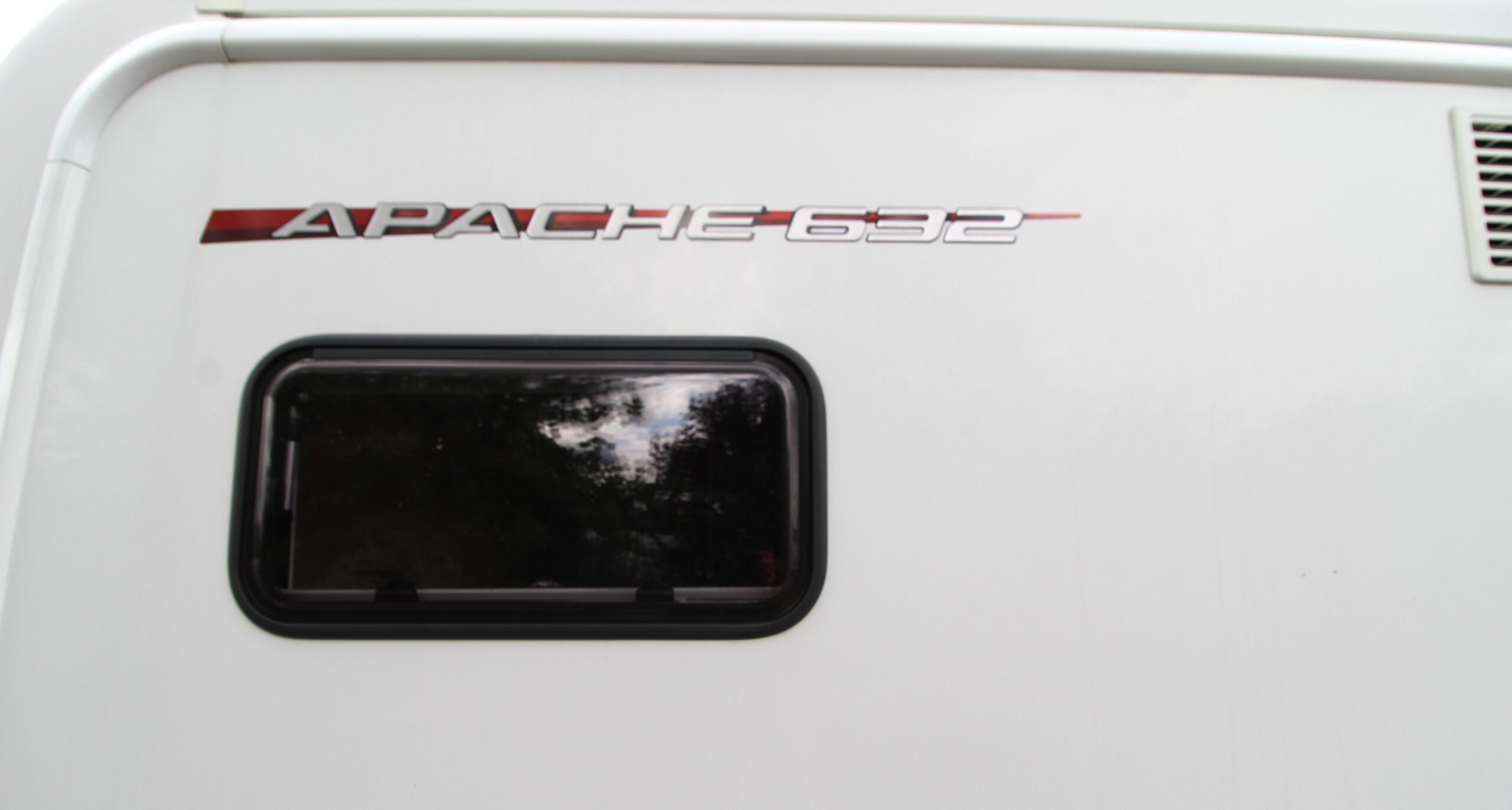 2019-auto-trail-apache-632-8_1.jpg