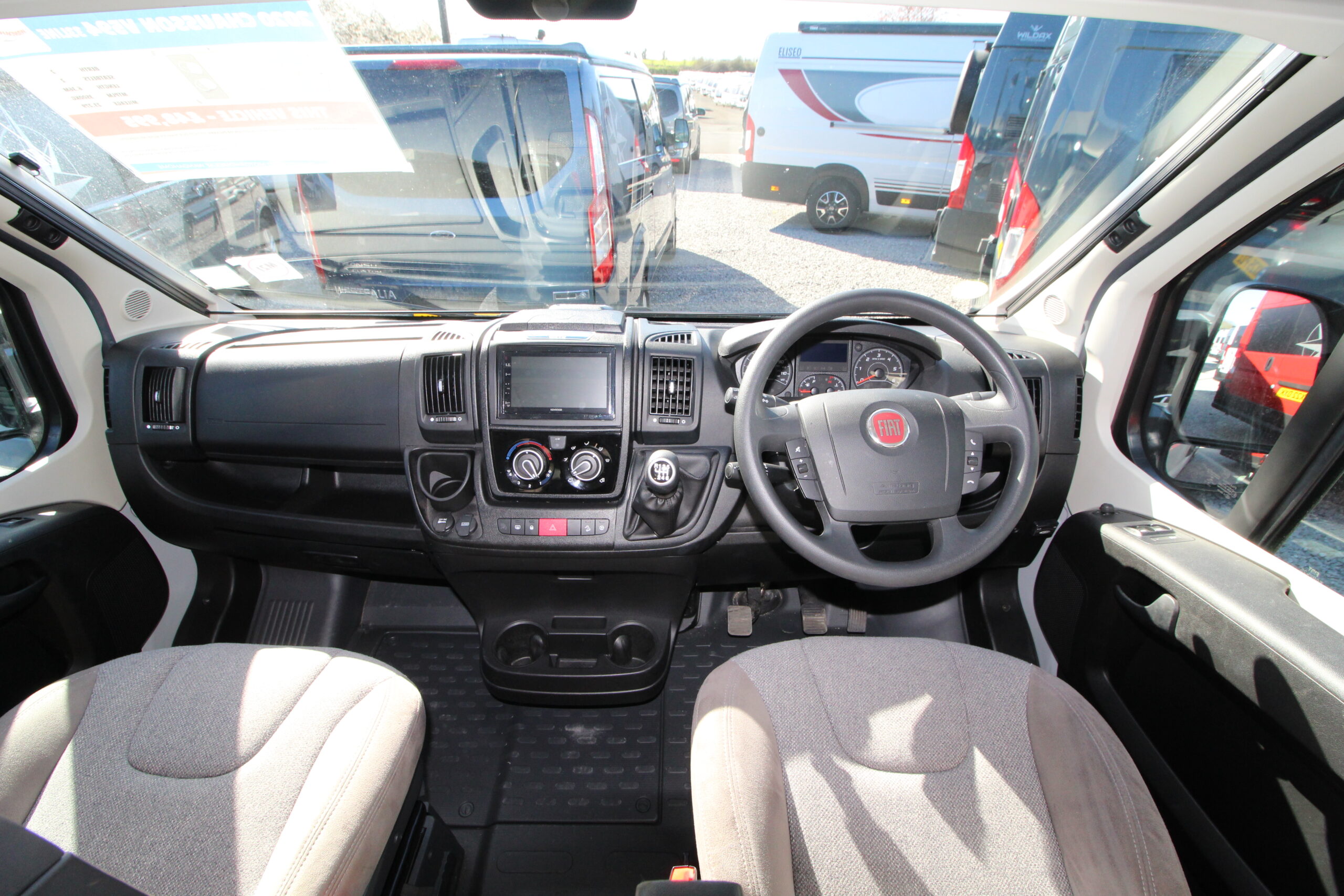 2020-chausson-v594-5.jpg