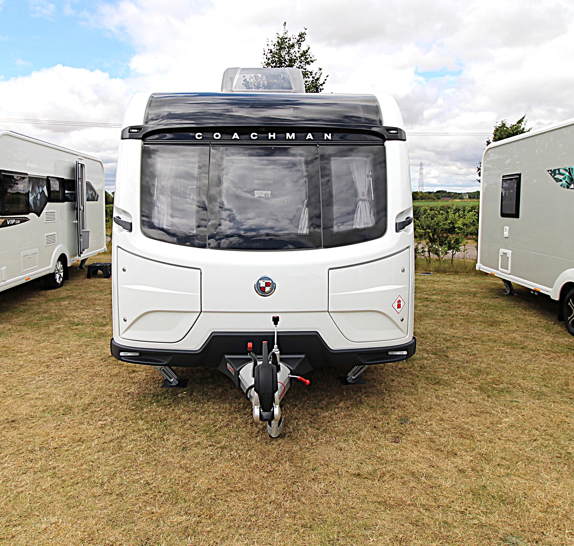 2020-coachman-vip-460-8.jpg