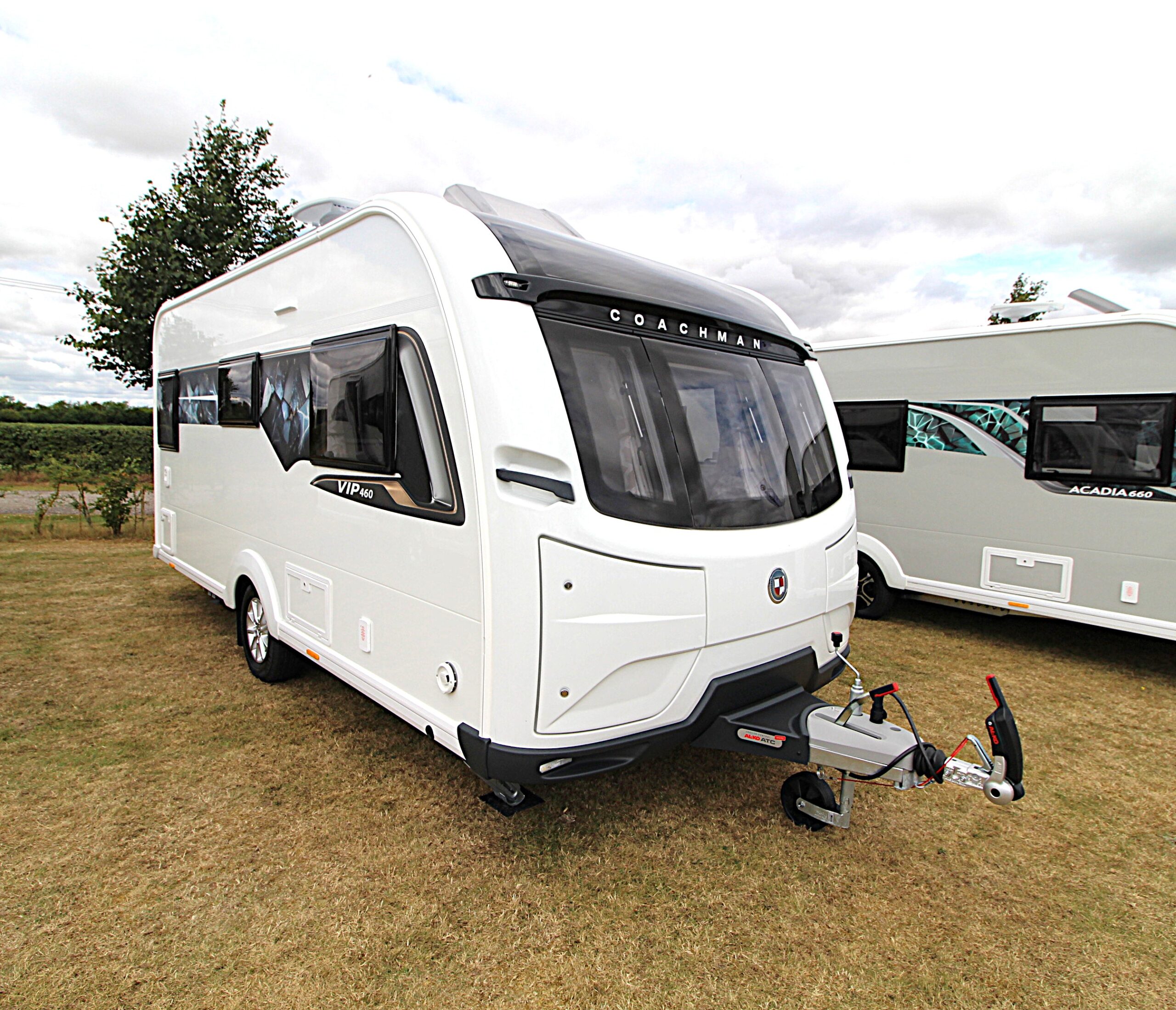 2020-coachman-vip-460-9.jpg