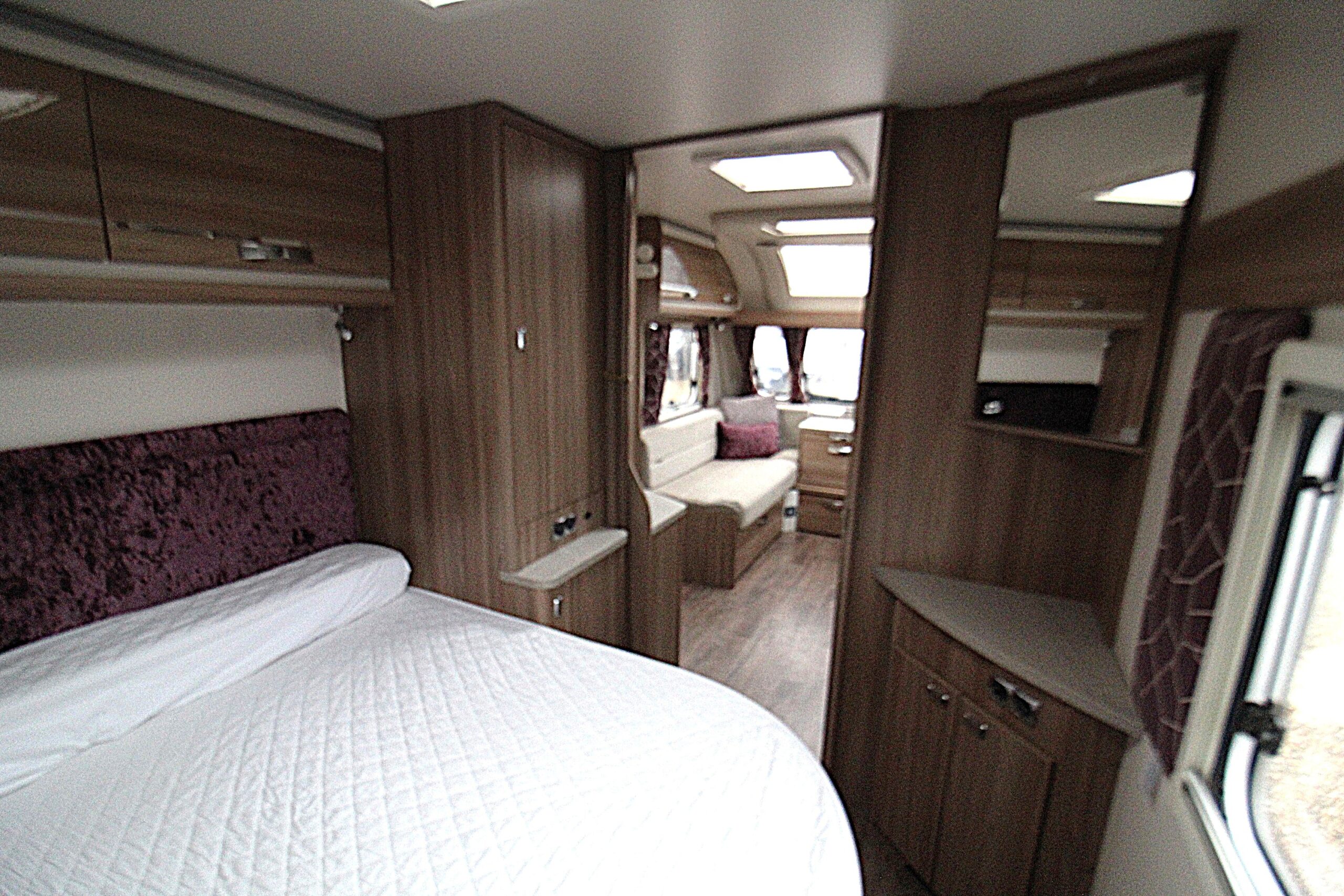 2020-swift-challenger-580-used-20.jpg