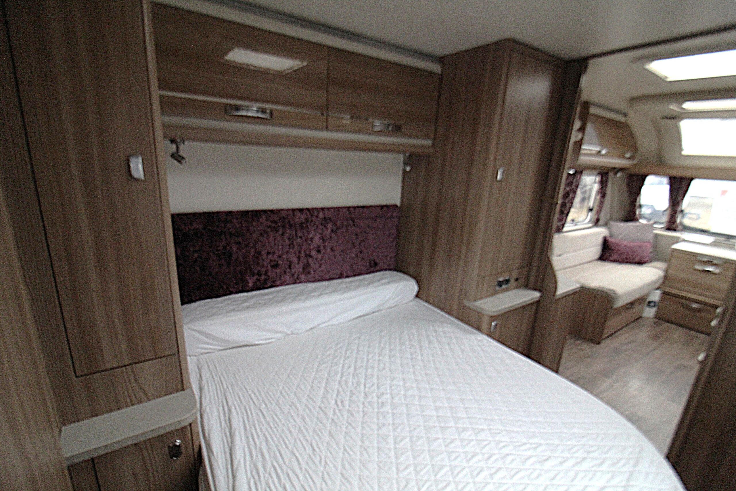 2020-swift-challenger-580-used-21.jpg