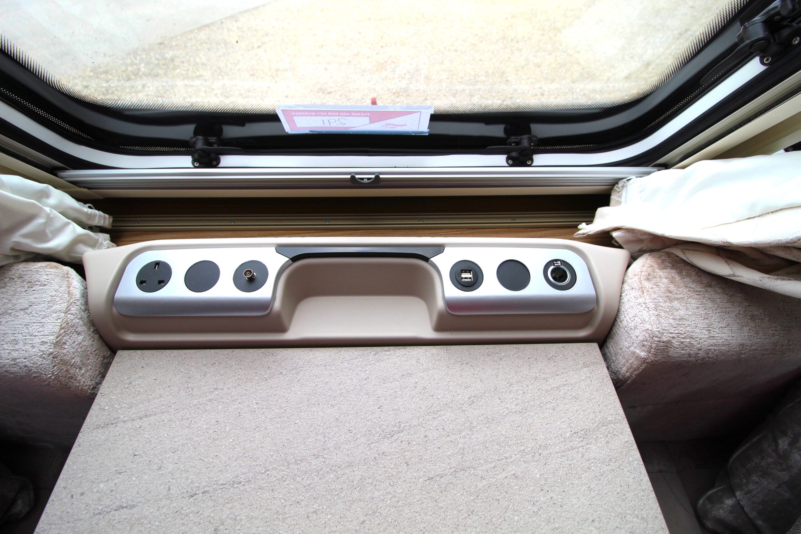 2021-swift-corniche-162-11.jpg
