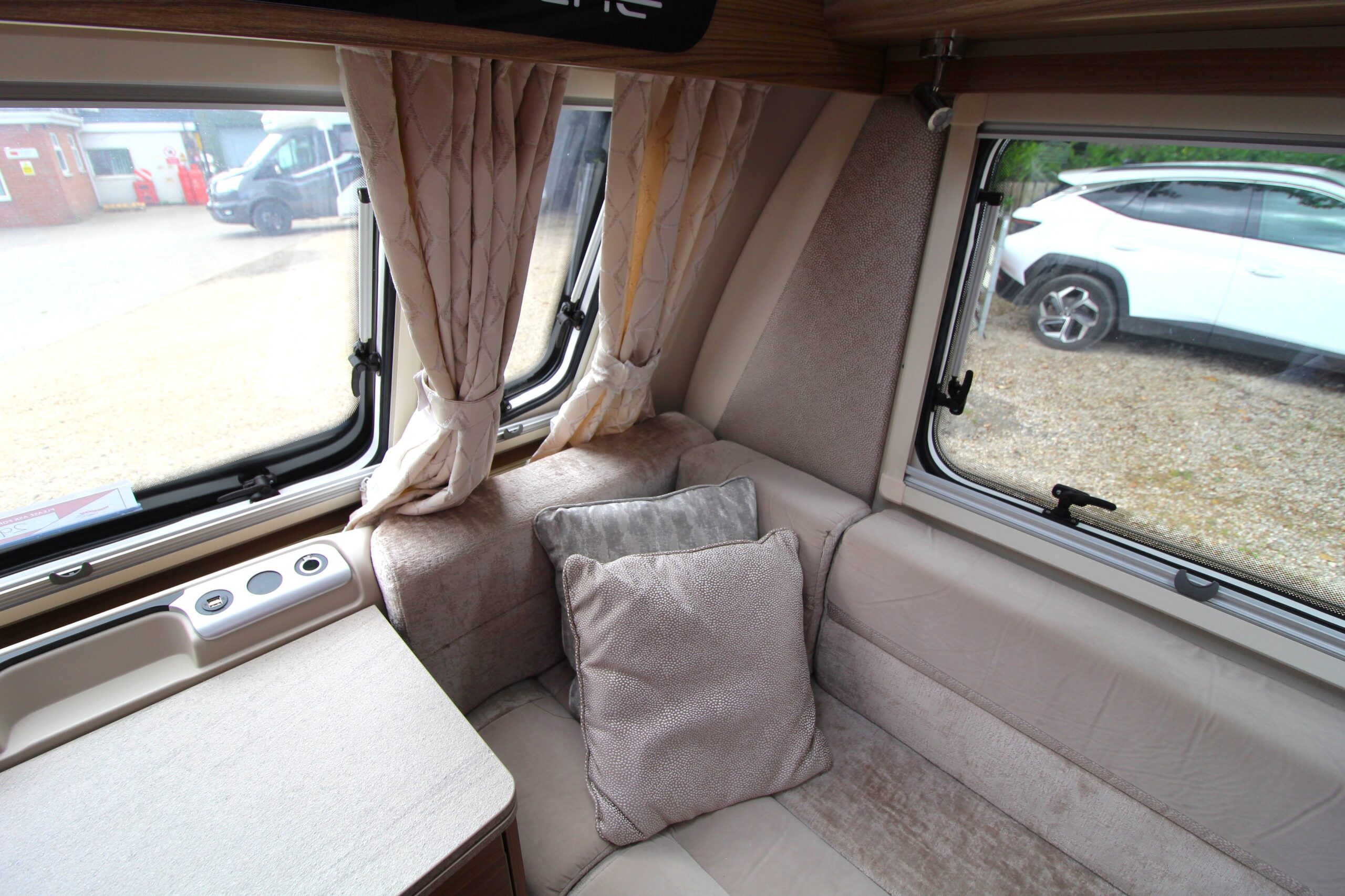 2021-swift-corniche-162-12.jpg