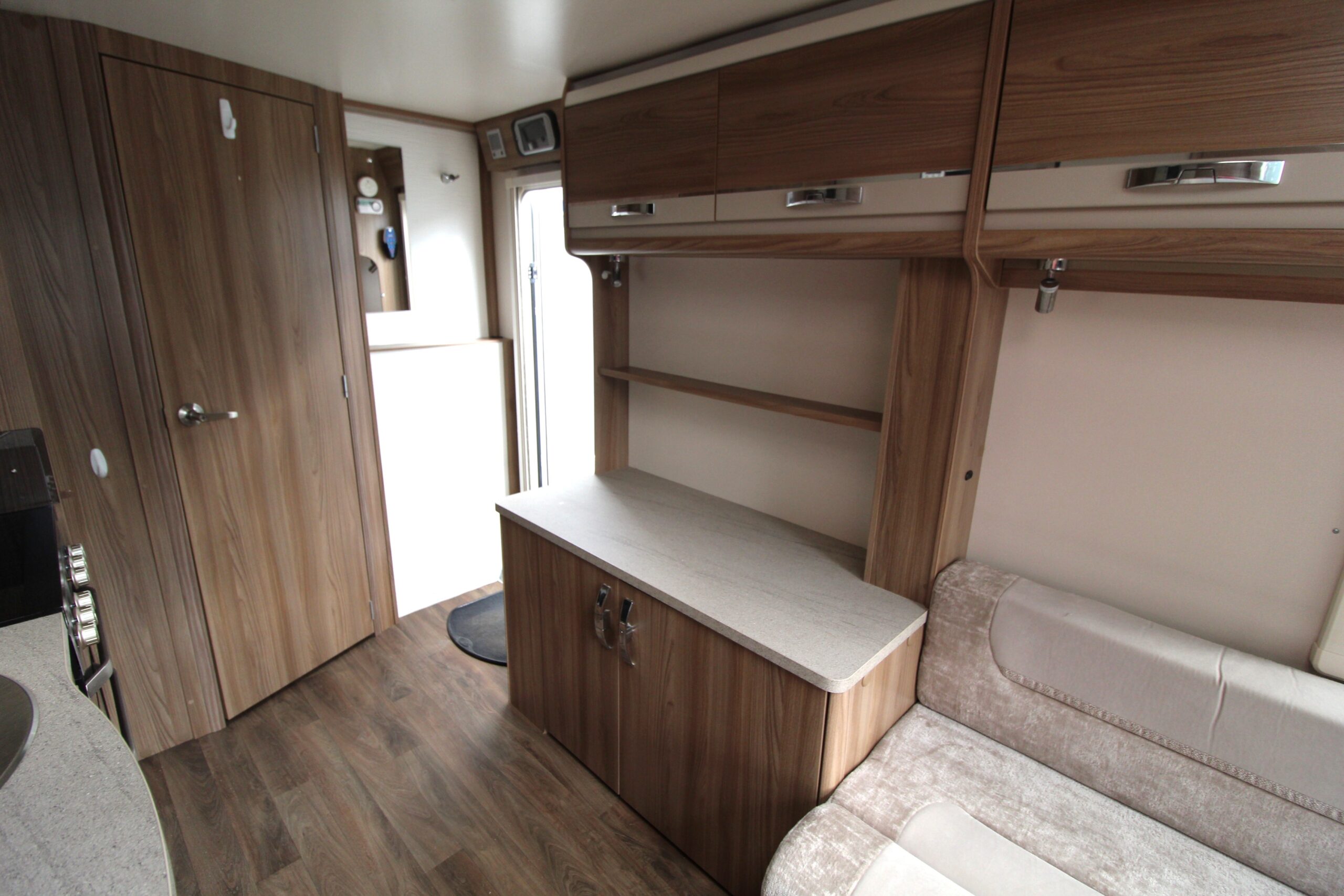 2021-swift-corniche-162-13.jpg