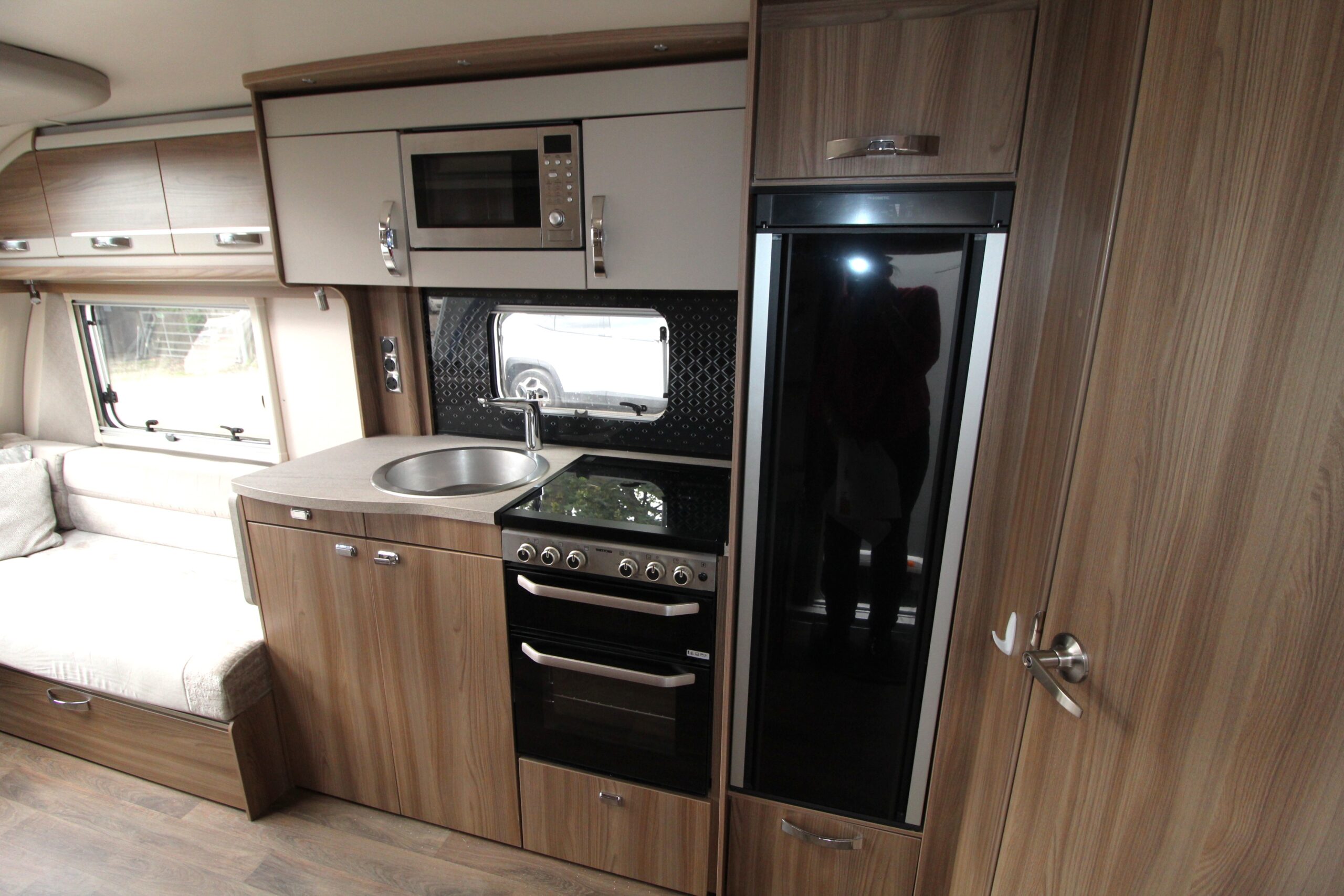 2021-swift-corniche-162-15.jpg