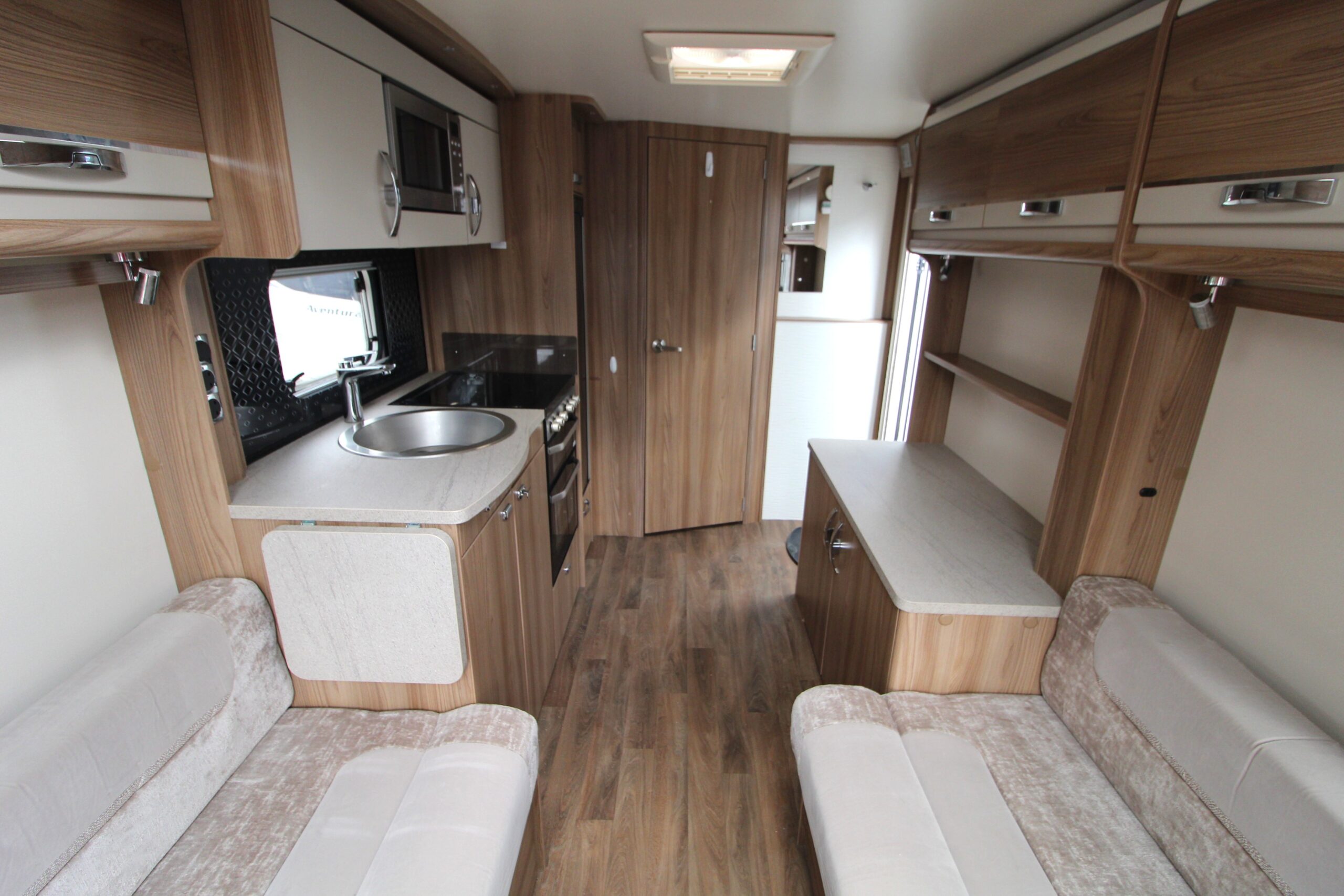 2021-swift-corniche-162-8.jpg