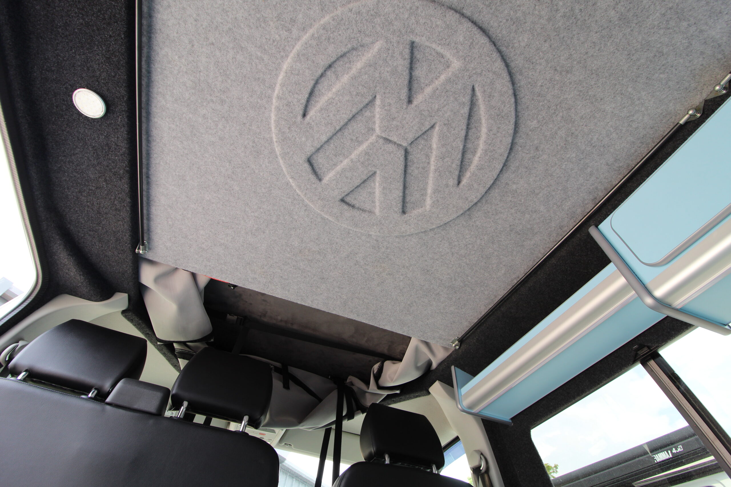 2021-vw-starline-transporter-68559-23.jpg