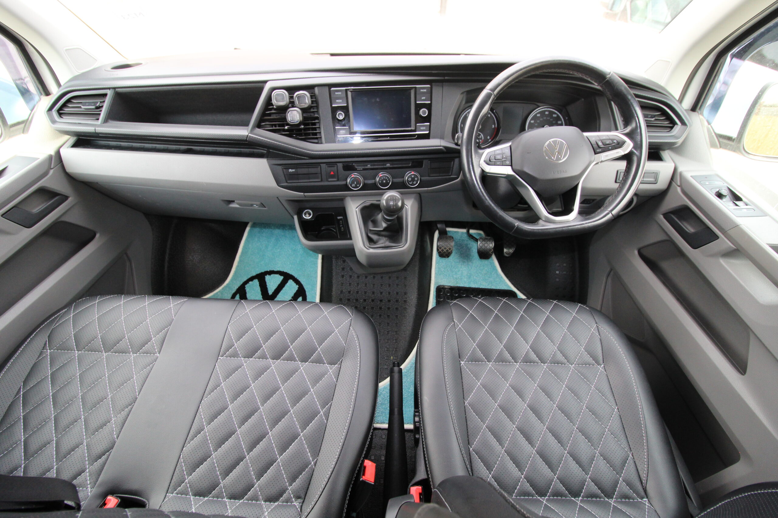2021-vw-starline-transporter-68559-24.jpg