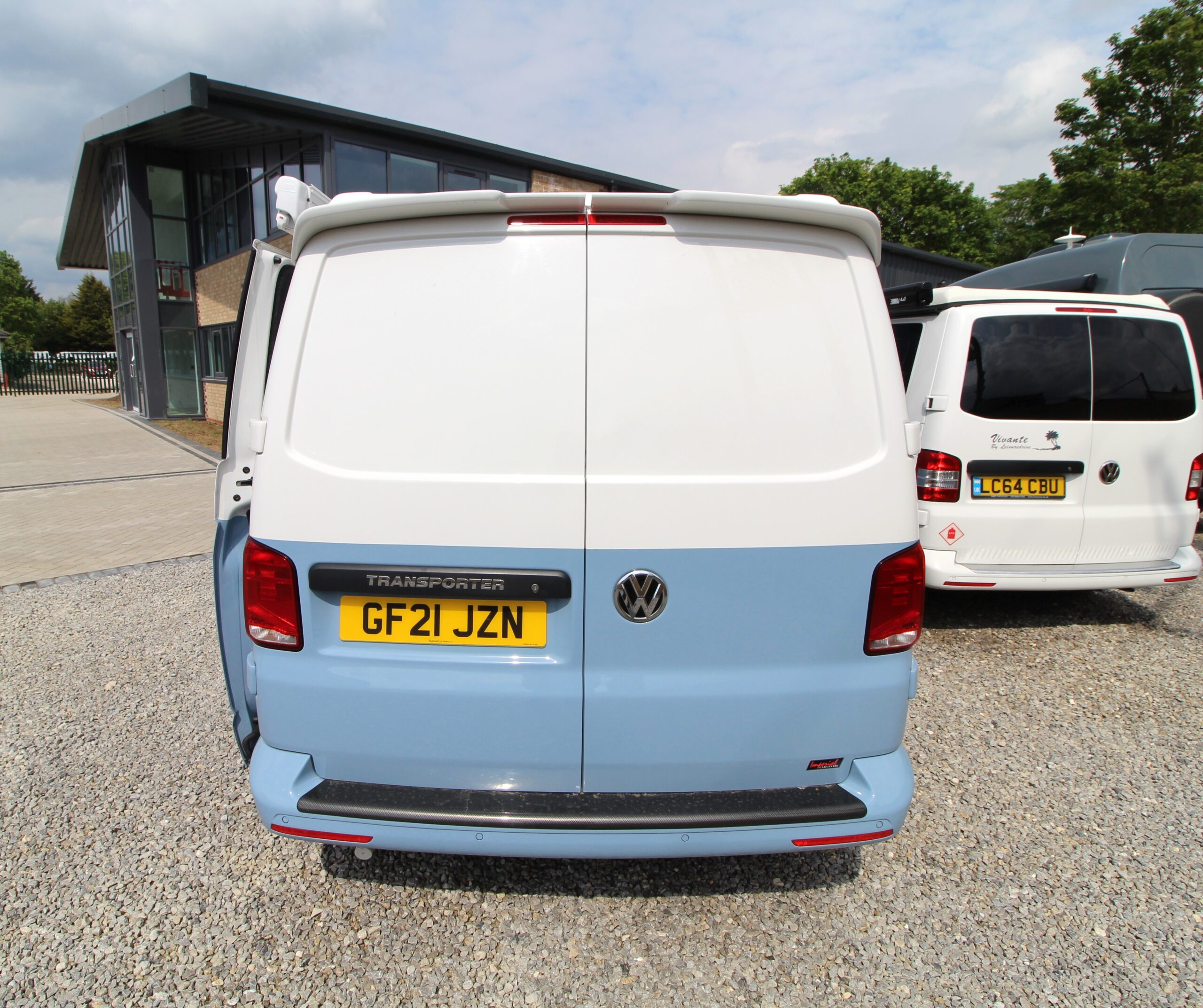 2021-vw-starline-transporter-68559-27.jpg